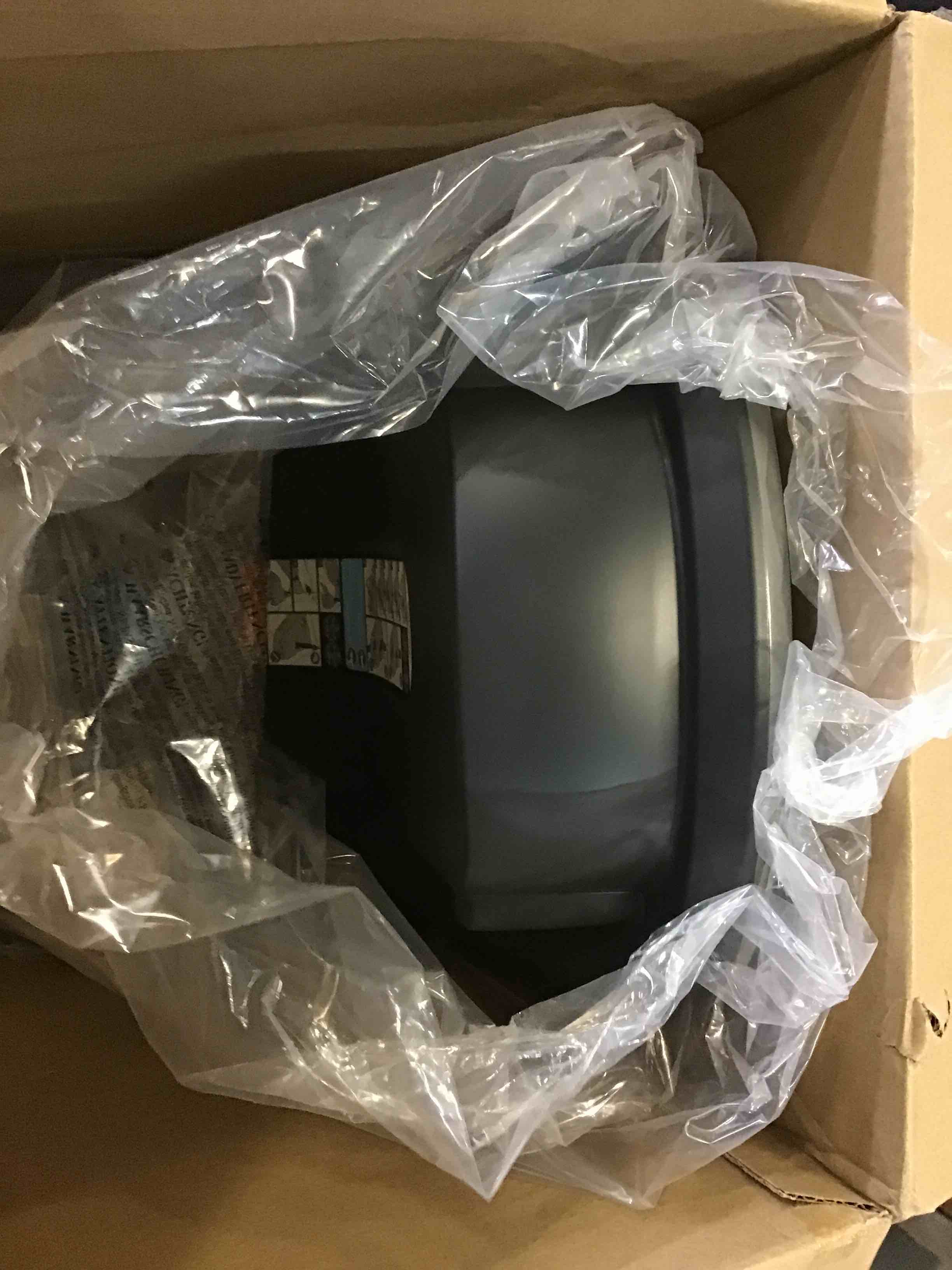 https://s3.amazonaws.com/lotting-images-prod/bidfta/BLU5138069_1693926111111.jpeg