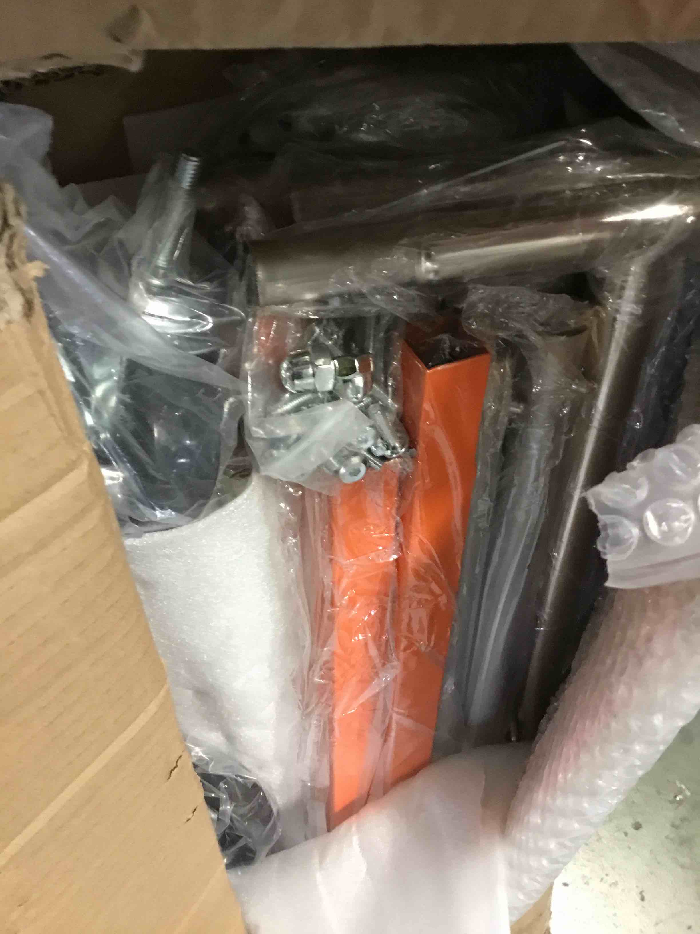 https://s3.amazonaws.com/lotting-images-prod/bidfta/BLU5138381_1694107973466.jpeg
