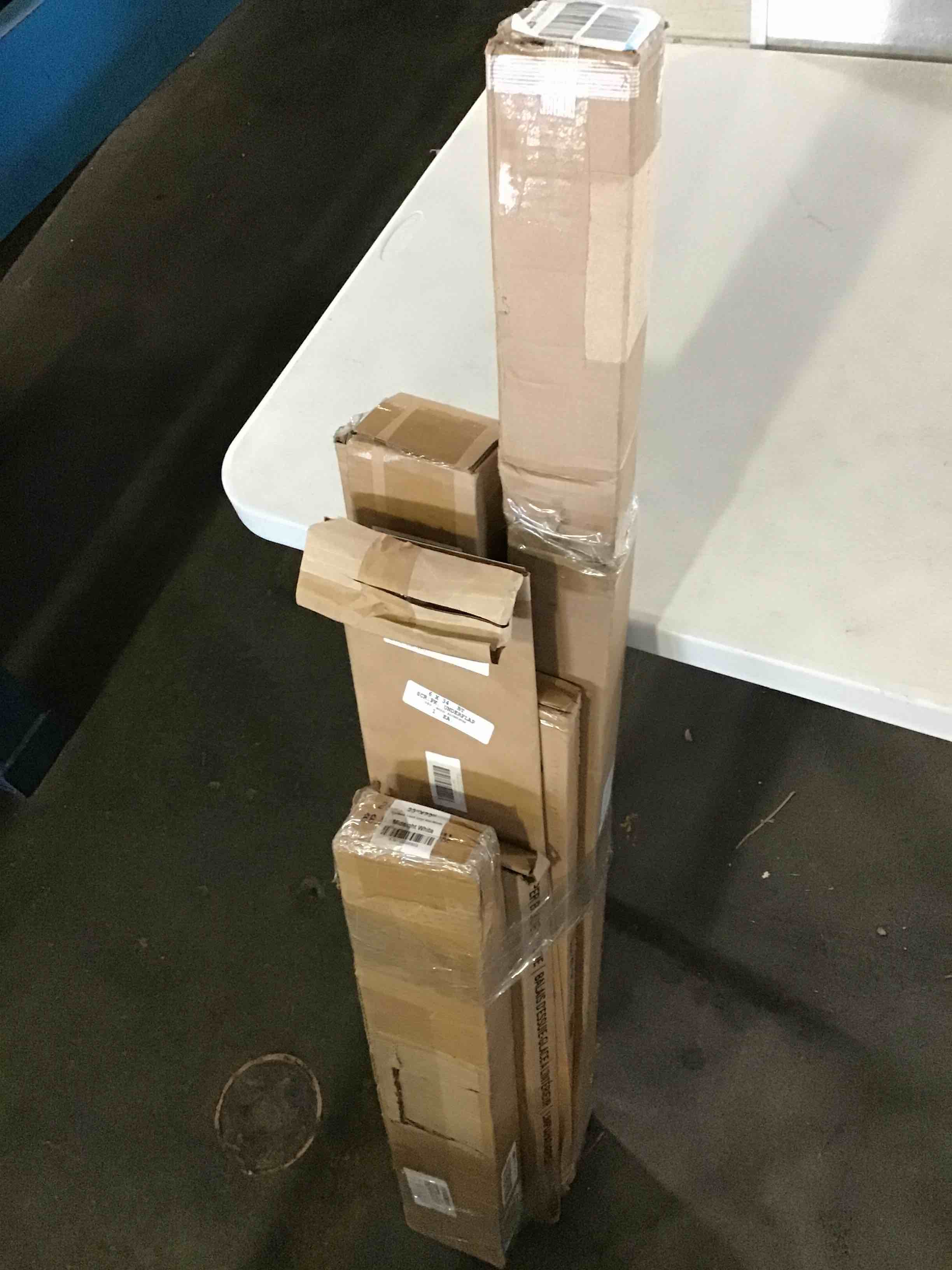 assorted items (blinds and articles for Home more)