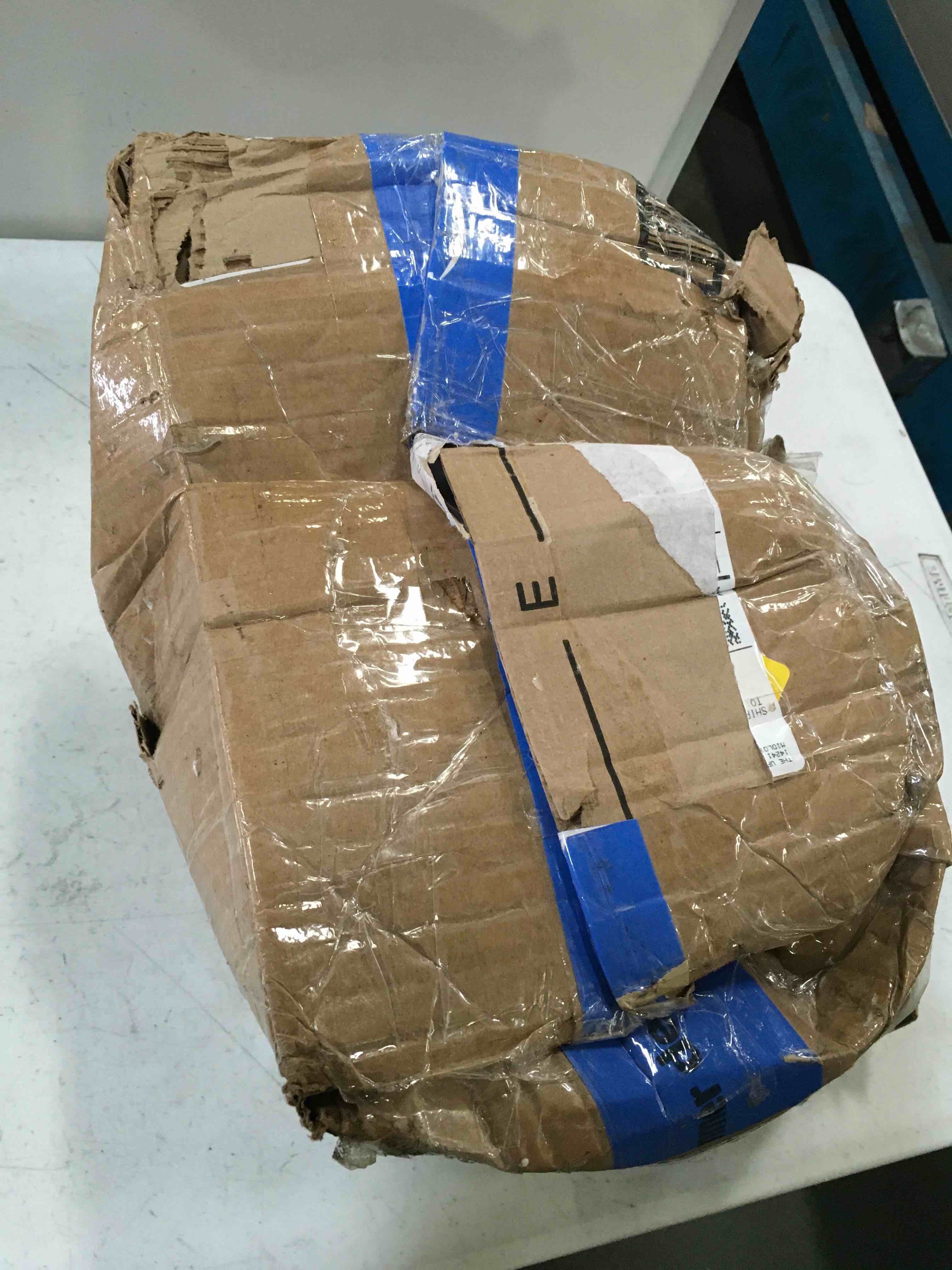 https://s3.amazonaws.com/lotting-images-prod/bidfta/BLU5139390_1694871037098.jpeg