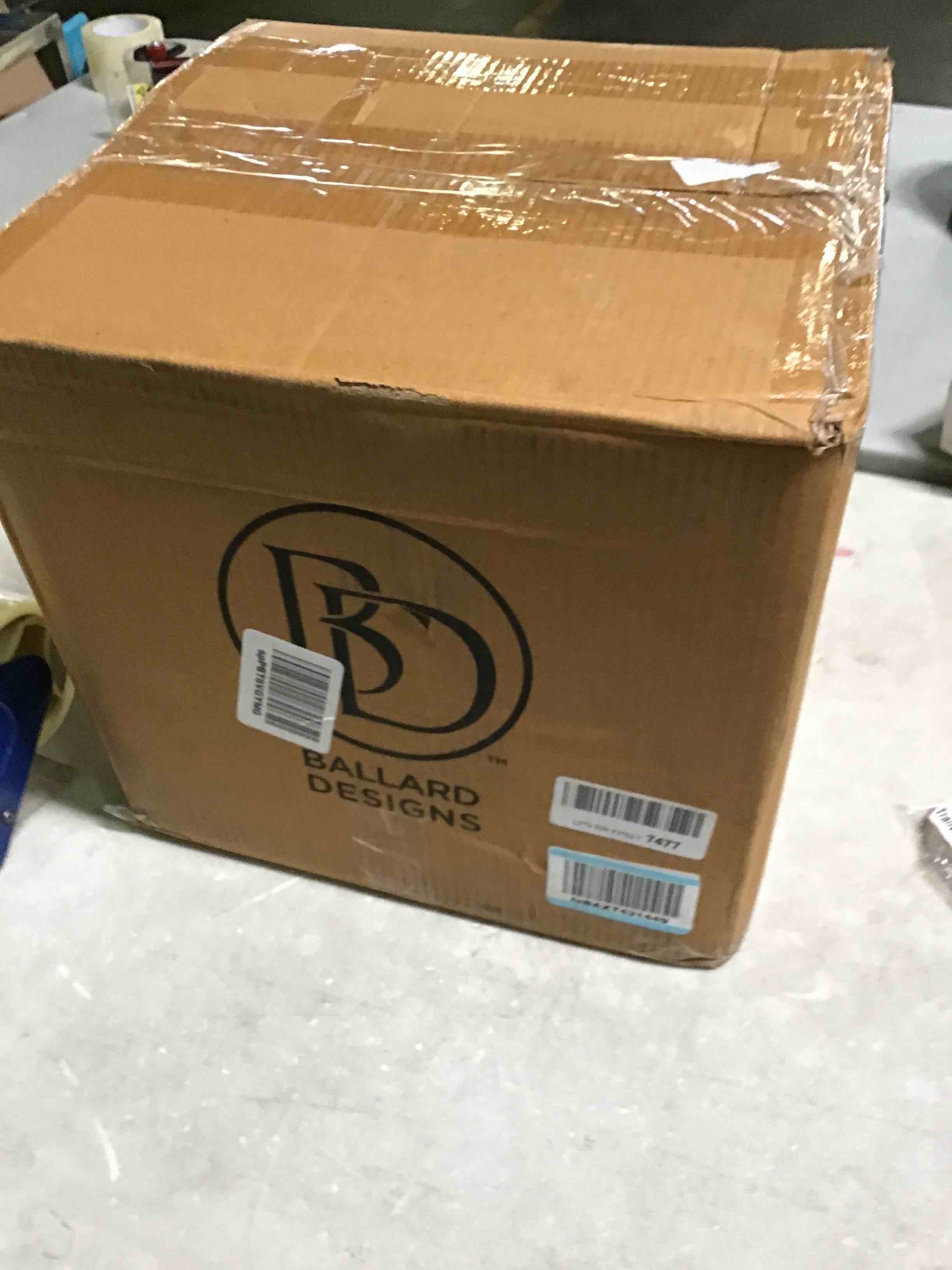 https://s3.amazonaws.com/lotting-images-prod/bidfta/BLU5141349_1694025200746.jpeg