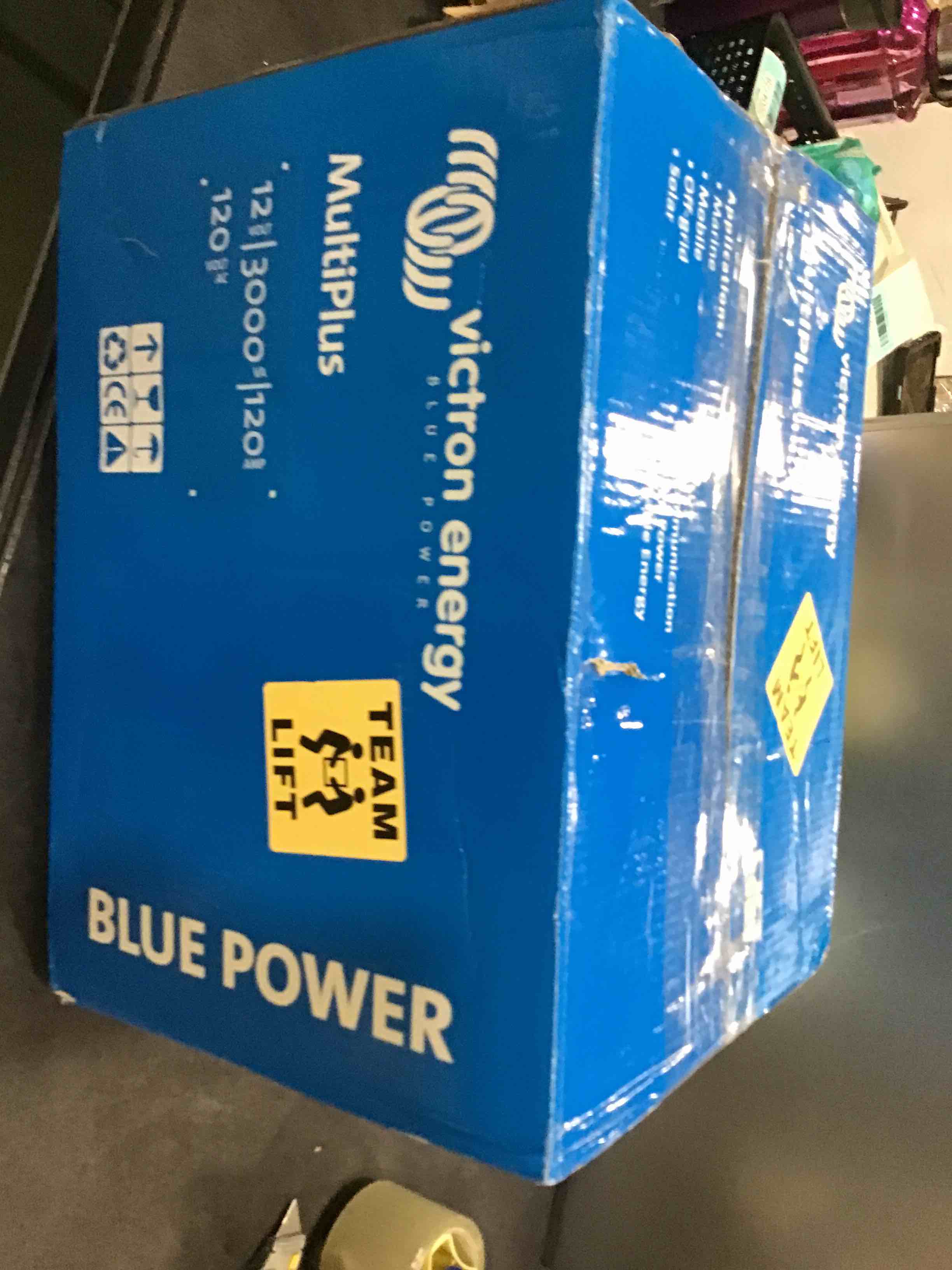 https://s3.amazonaws.com/lotting-images-prod/bidfta/BLU5141724_1694519337320.jpeg