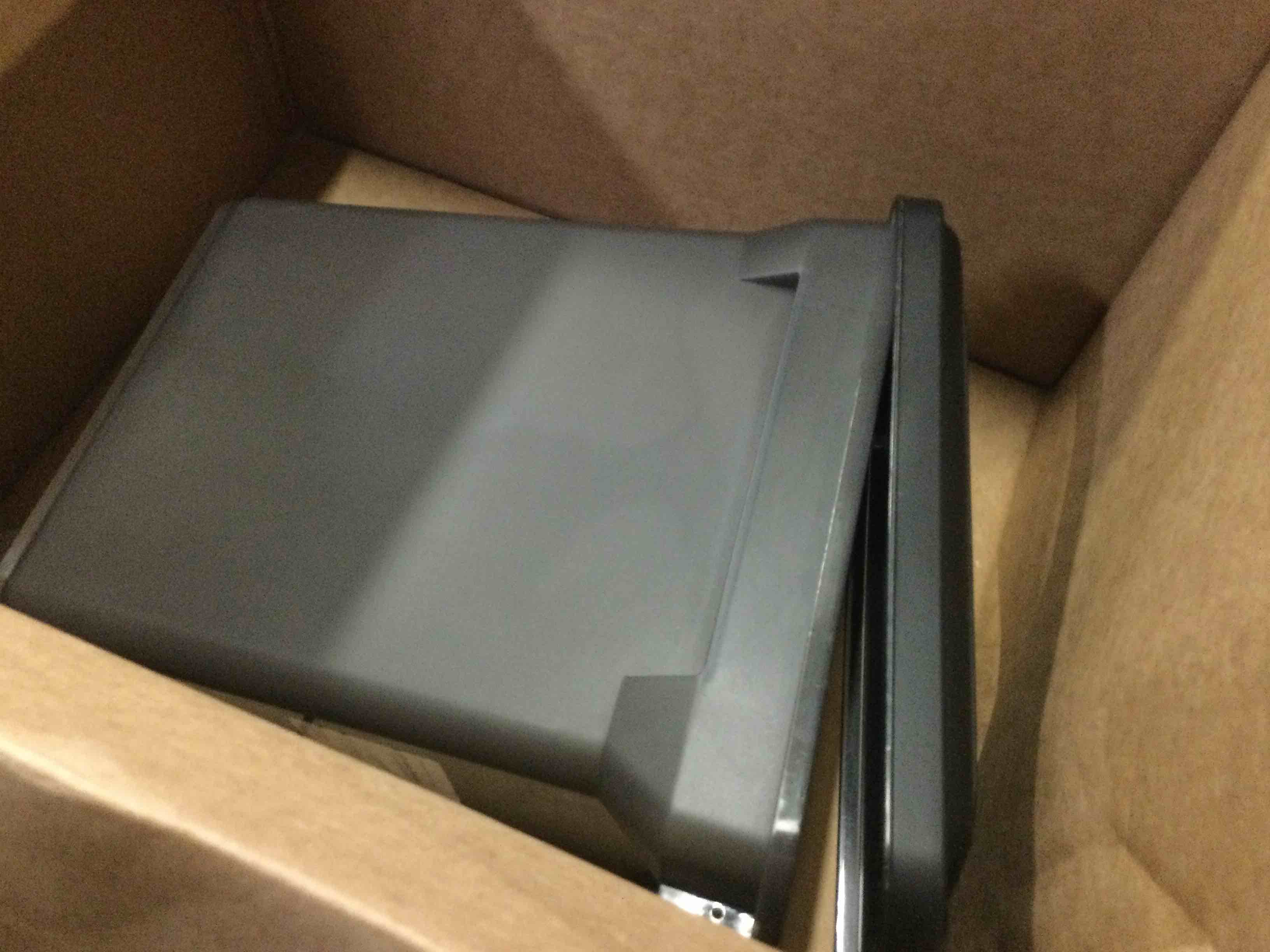 https://s3.amazonaws.com/lotting-images-prod/bidfta/BLU5142429_1695830255251.jpeg