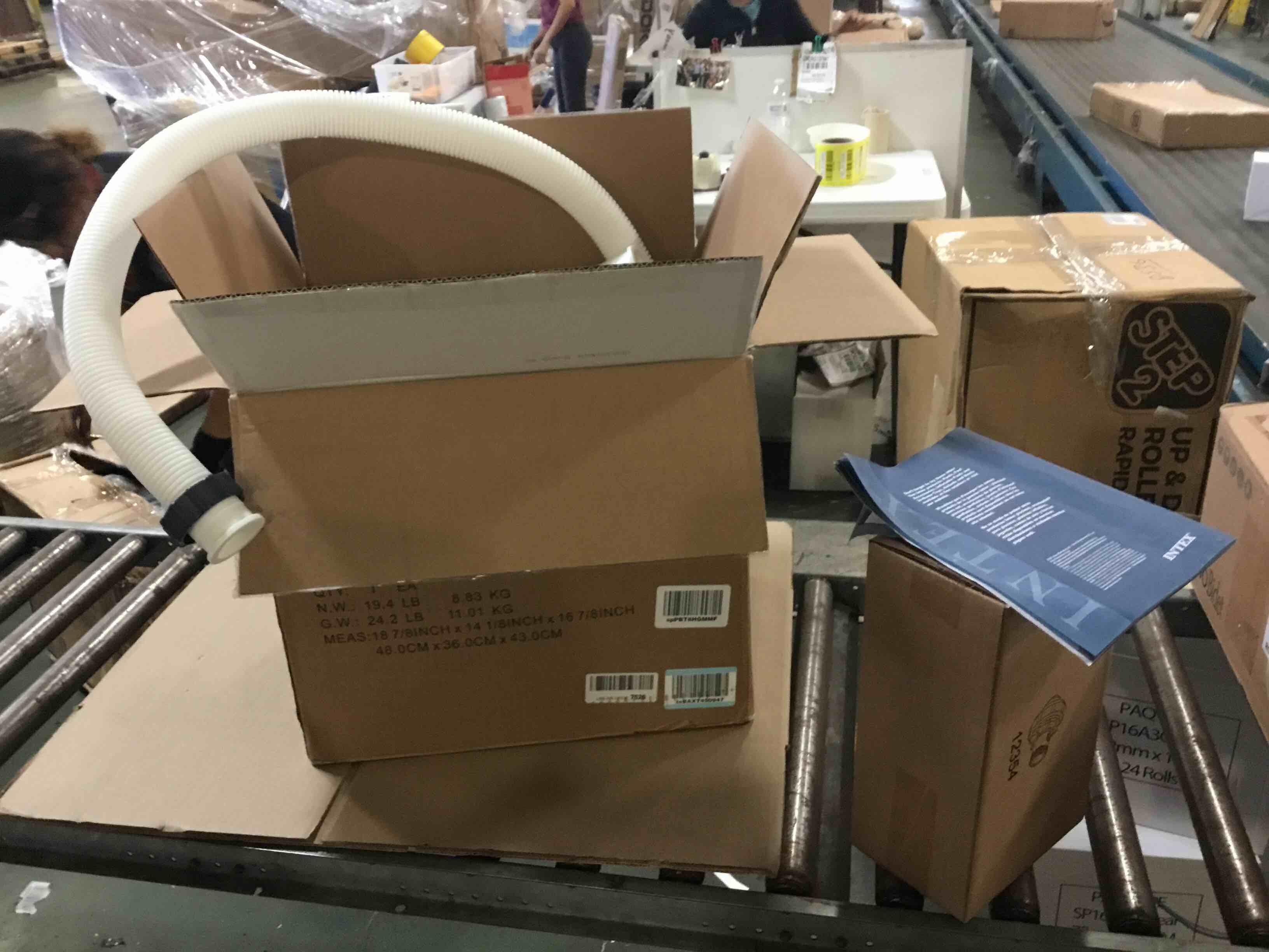 https://s3.amazonaws.com/lotting-images-prod/bidfta/BLU5142469_1693576653515.jpeg