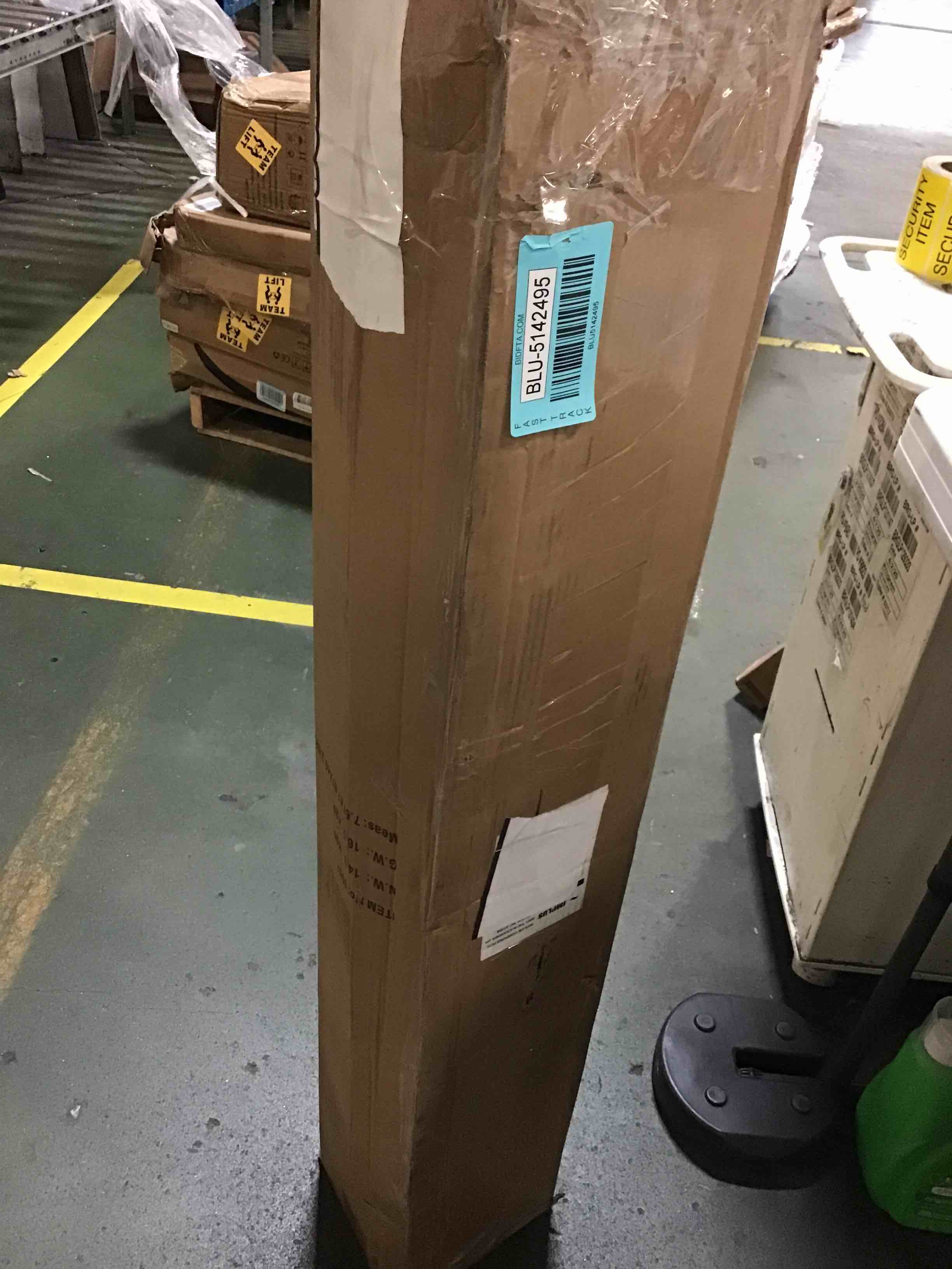 https://s3.amazonaws.com/lotting-images-prod/bidfta/BLU5142495_1693914527924.jpeg