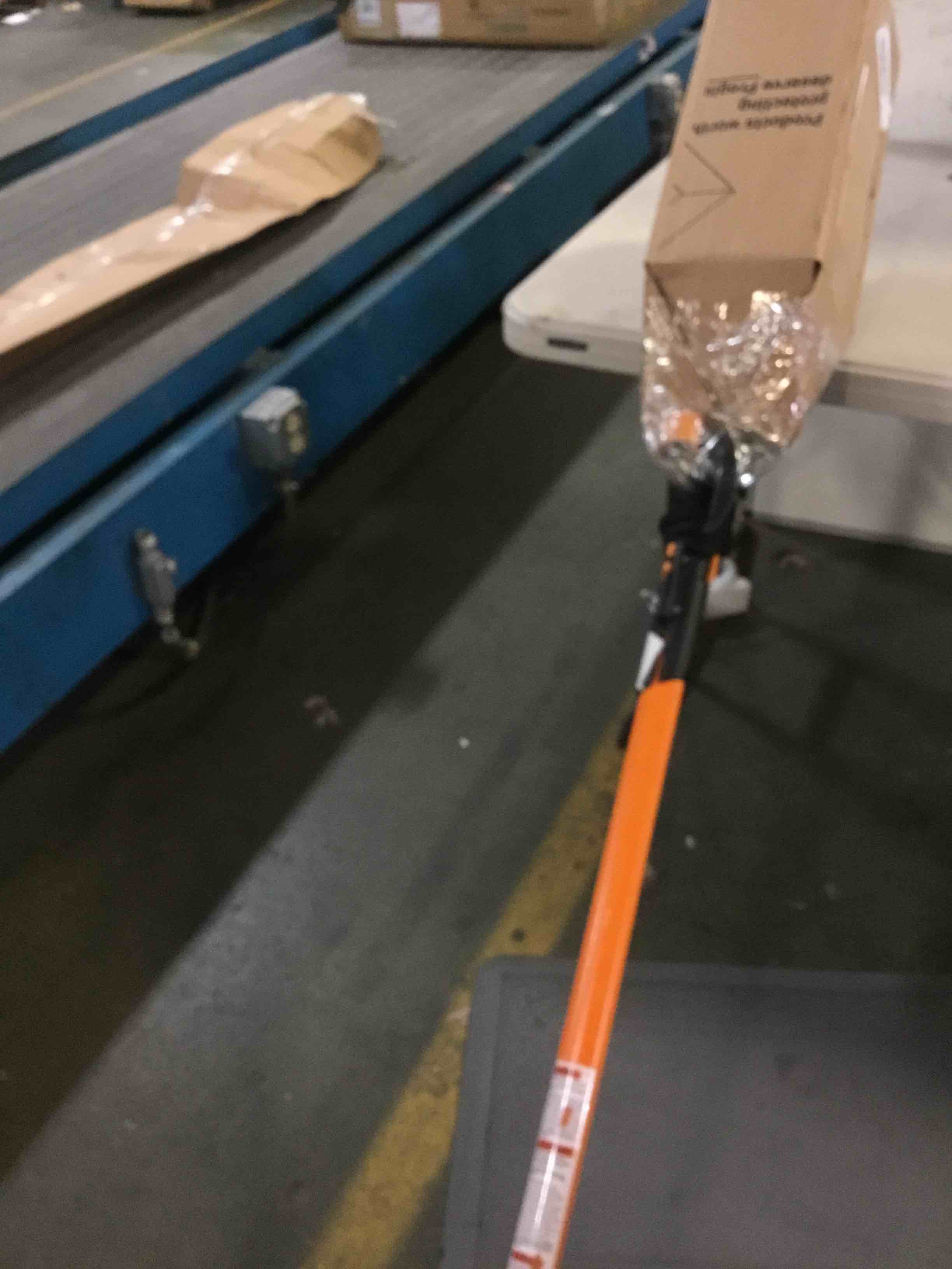 https://s3.amazonaws.com/lotting-images-prod/bidfta/BLU5143197_1694802298661.jpeg