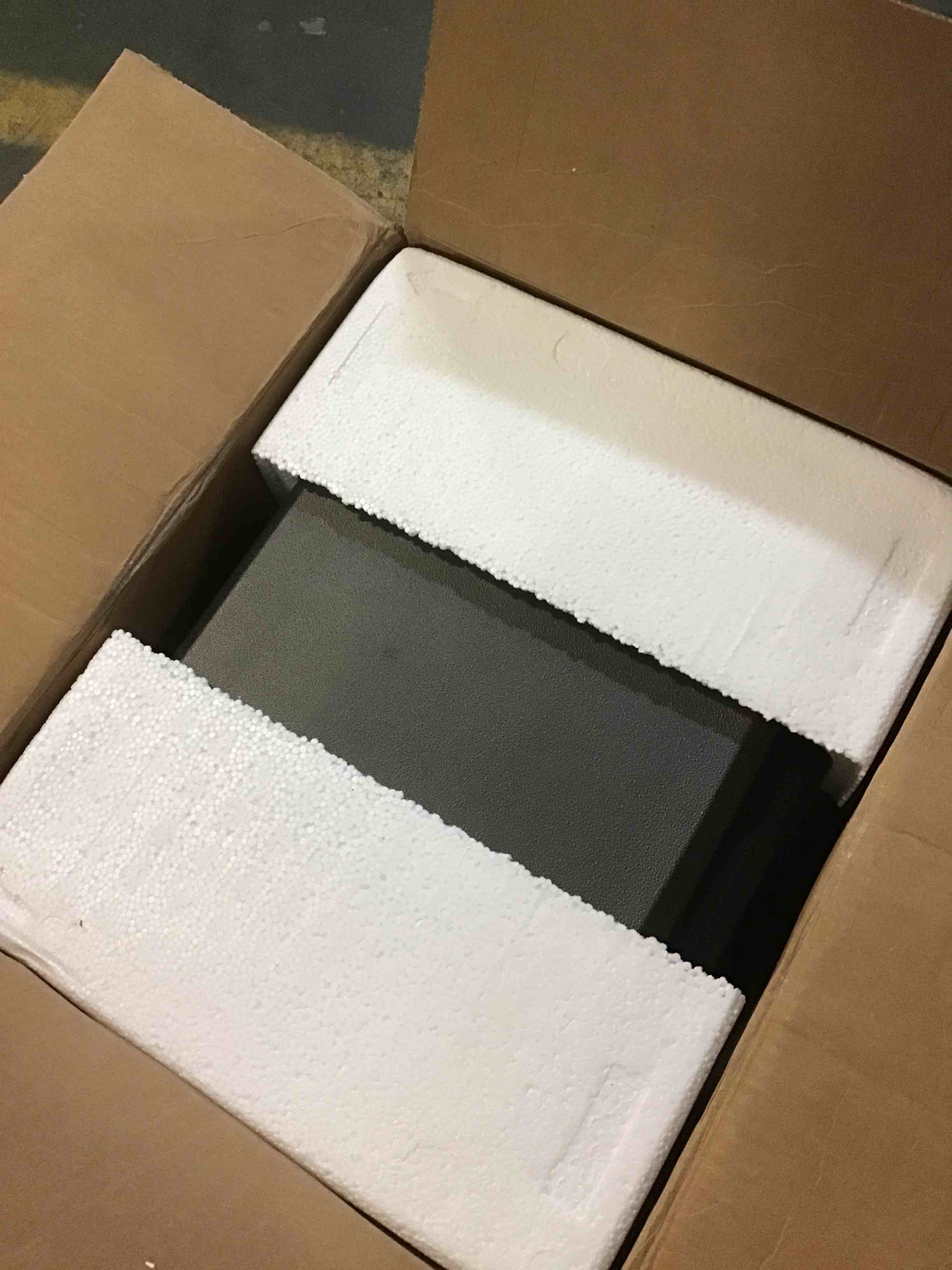 https://s3.amazonaws.com/lotting-images-prod/bidfta/BLU5143304_1695044360396.jpeg