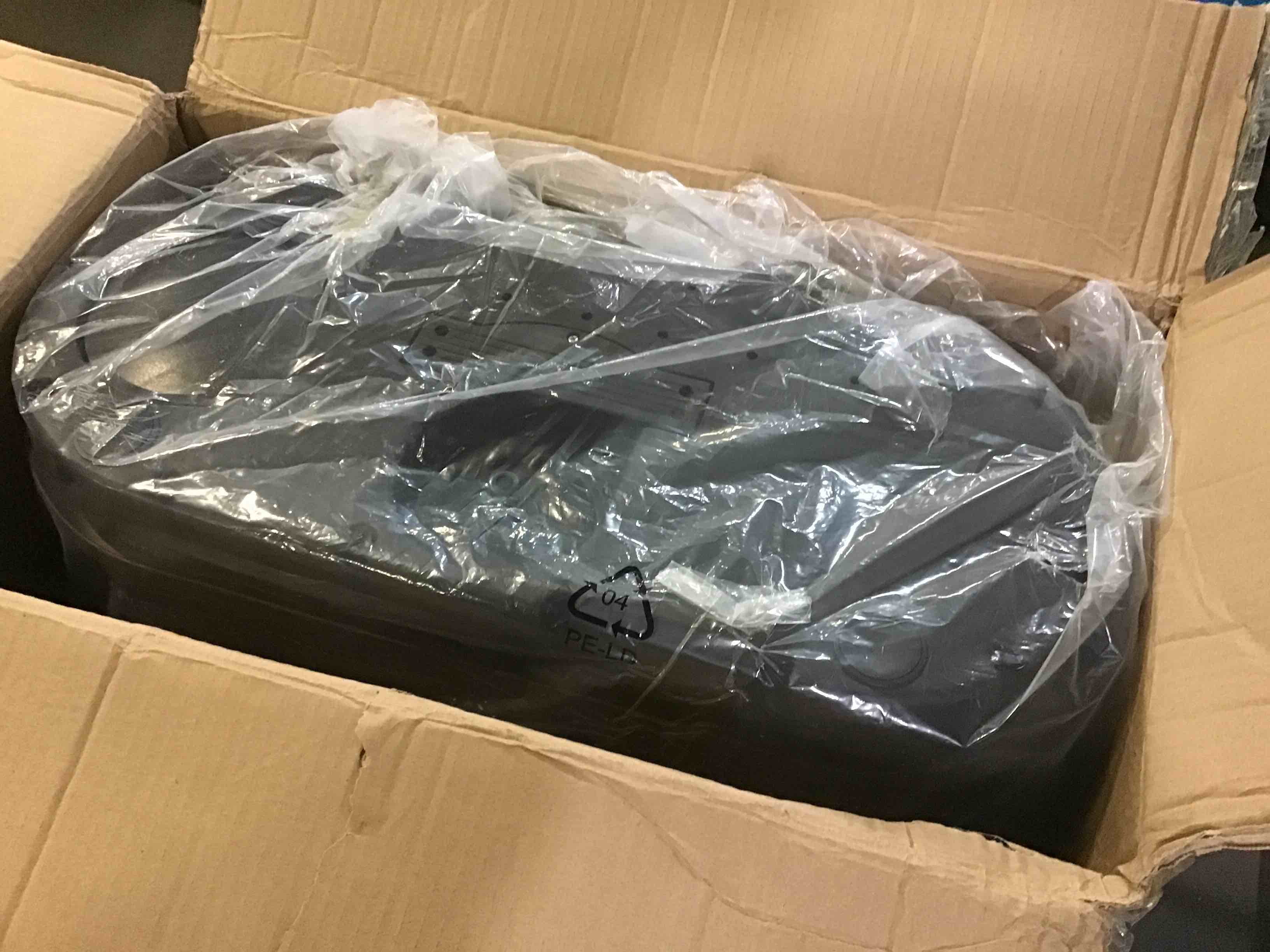 https://s3.amazonaws.com/lotting-images-prod/bidfta/BLU5143350_1695050978367.jpeg
