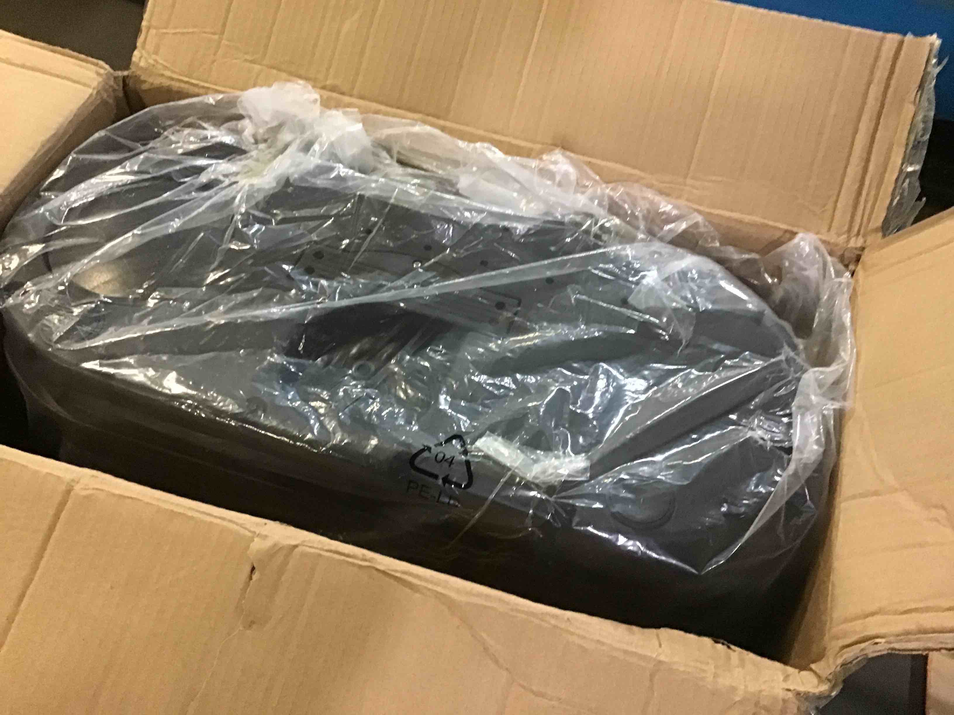 https://s3.amazonaws.com/lotting-images-prod/bidfta/BLU5143350_1695050979455.jpeg