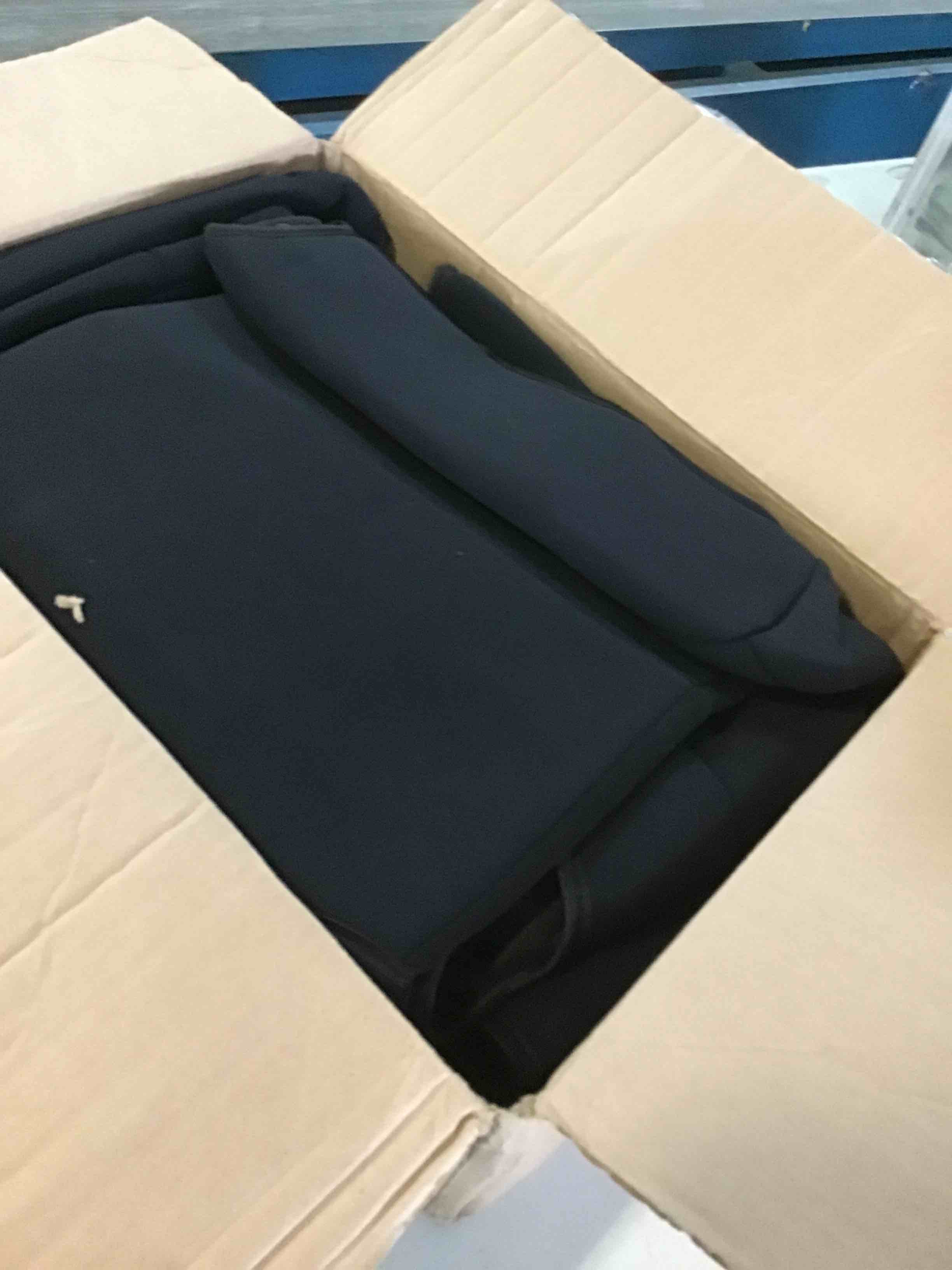 https://s3.amazonaws.com/lotting-images-prod/bidfta/BLU5143464_1695065580874.jpeg
