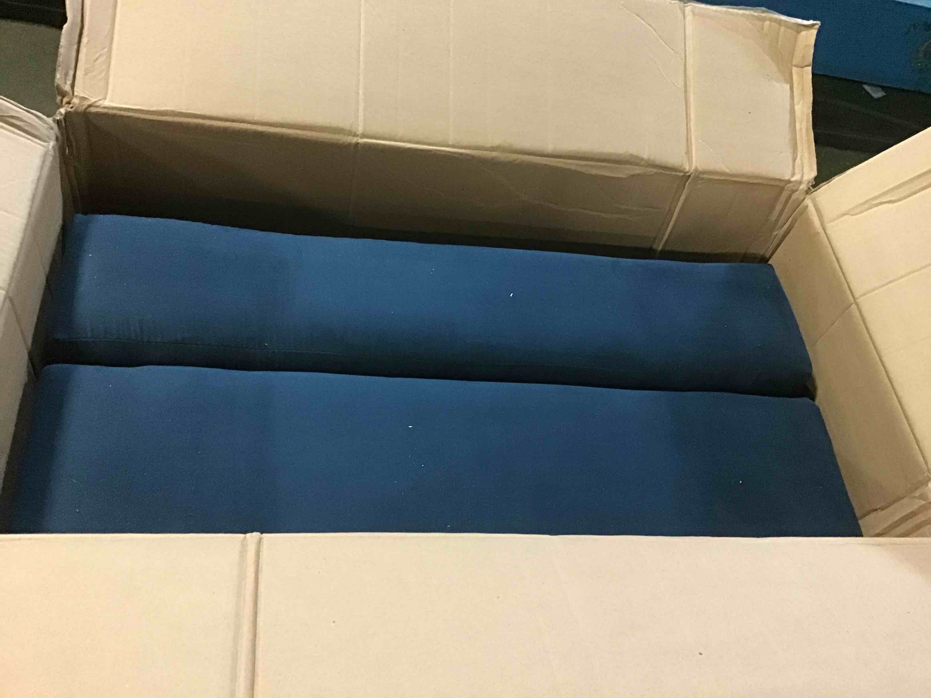 https://s3.amazonaws.com/lotting-images-prod/bidfta/BLU5143511_1695121402357.jpeg