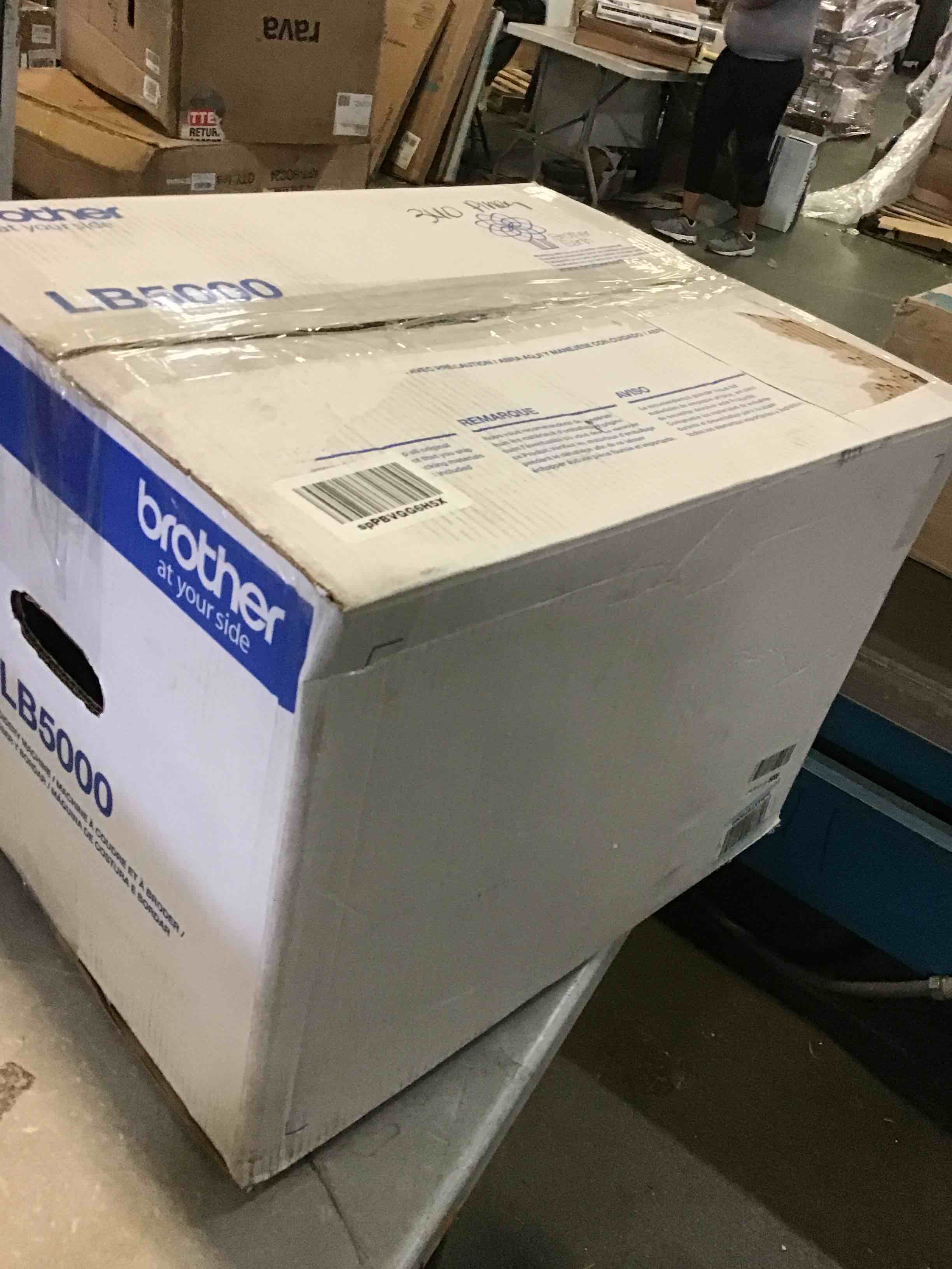 https://s3.amazonaws.com/lotting-images-prod/bidfta/BLU5143673_1695138303432.jpeg