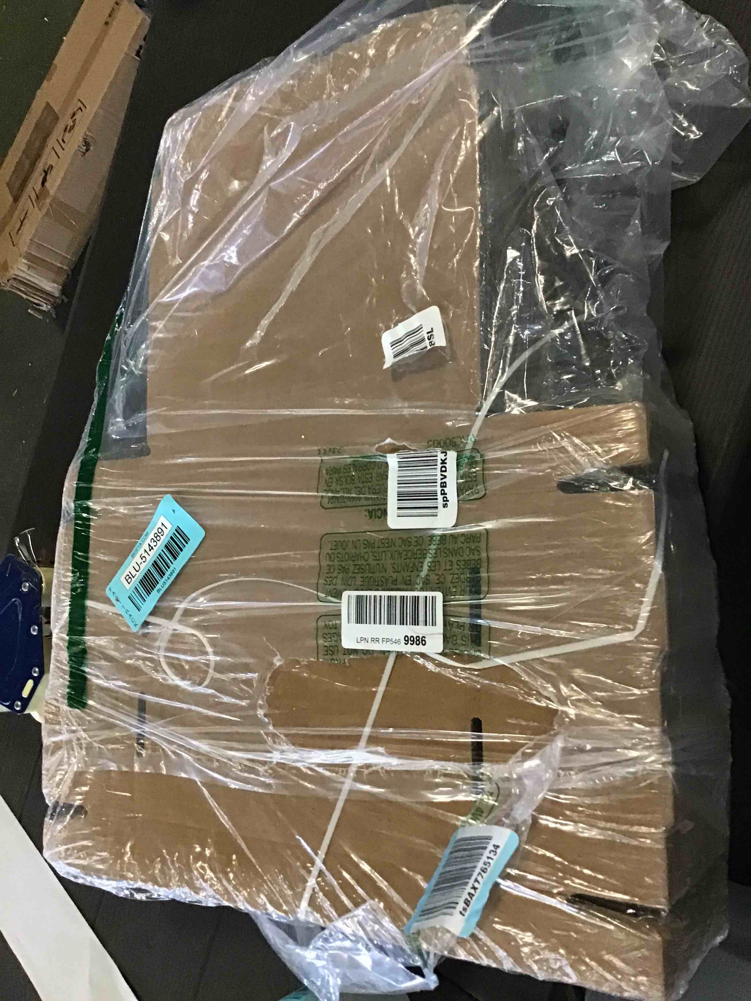 https://s3.amazonaws.com/lotting-images-prod/bidfta/BLU5143891_1695221035810.jpeg