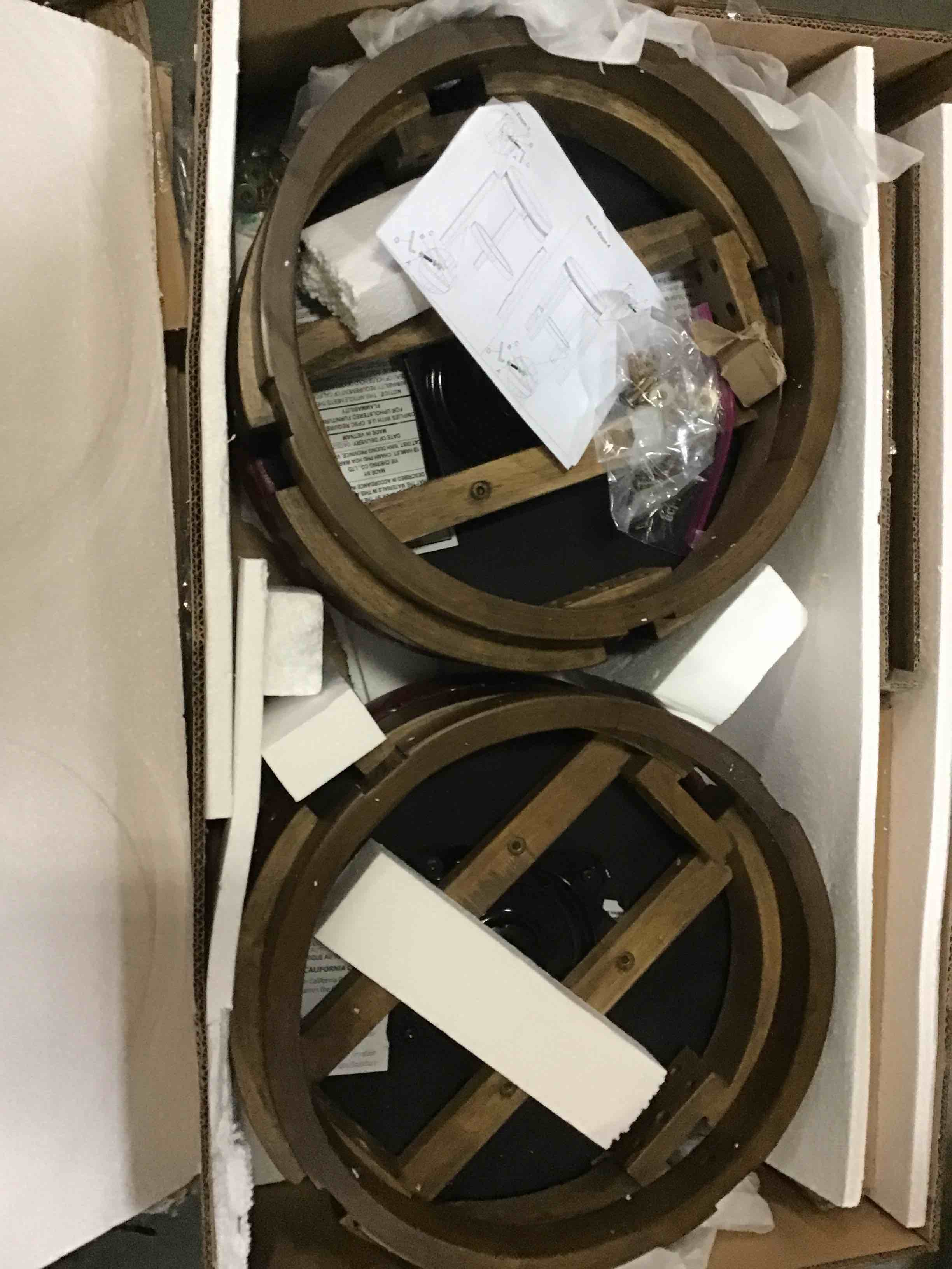 https://s3.amazonaws.com/lotting-images-prod/bidfta/BLU5144107_1700158416364.jpeg