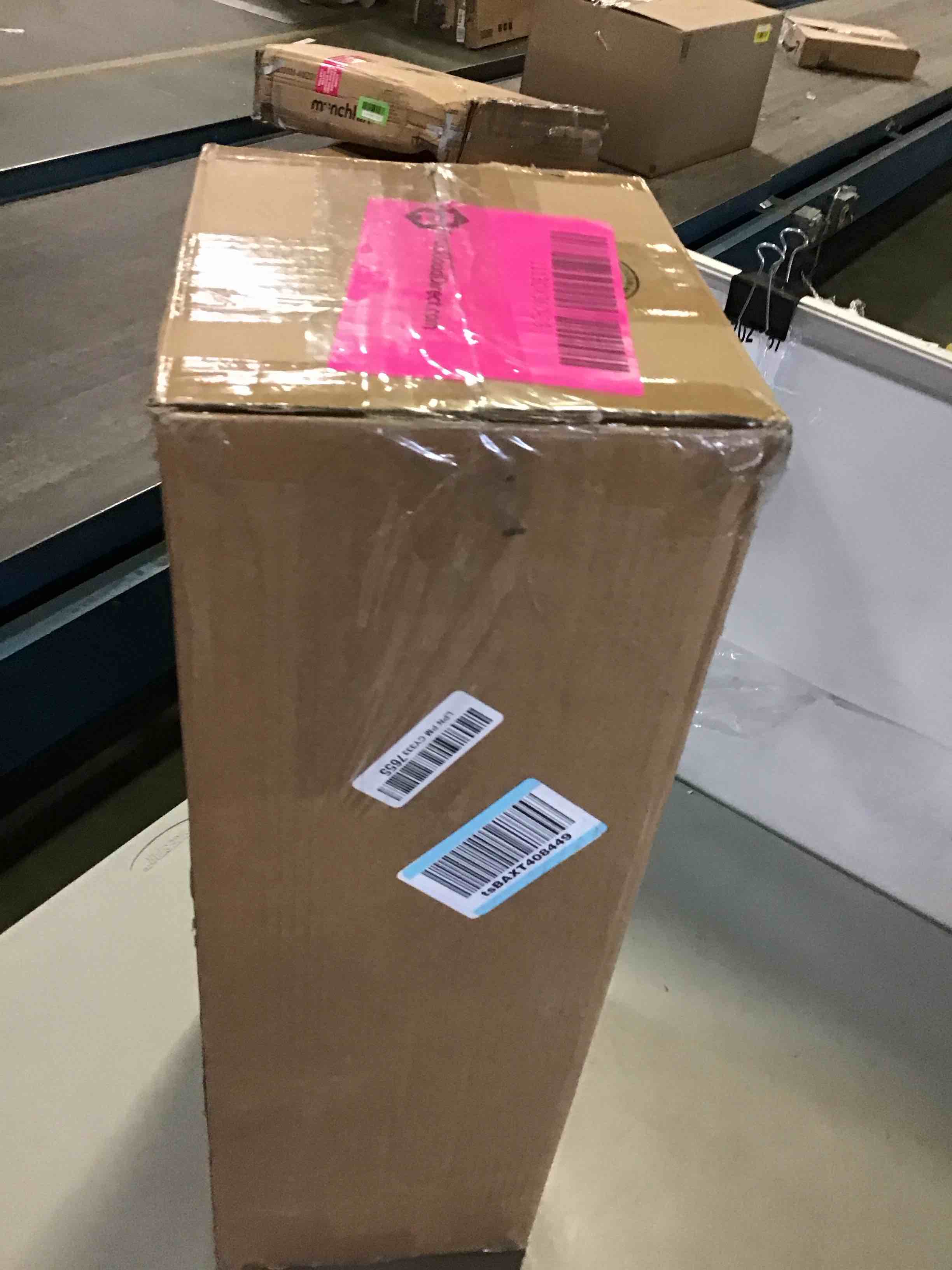 https://s3.amazonaws.com/lotting-images-prod/bidfta/BLU5145490_1699900842682.jpeg