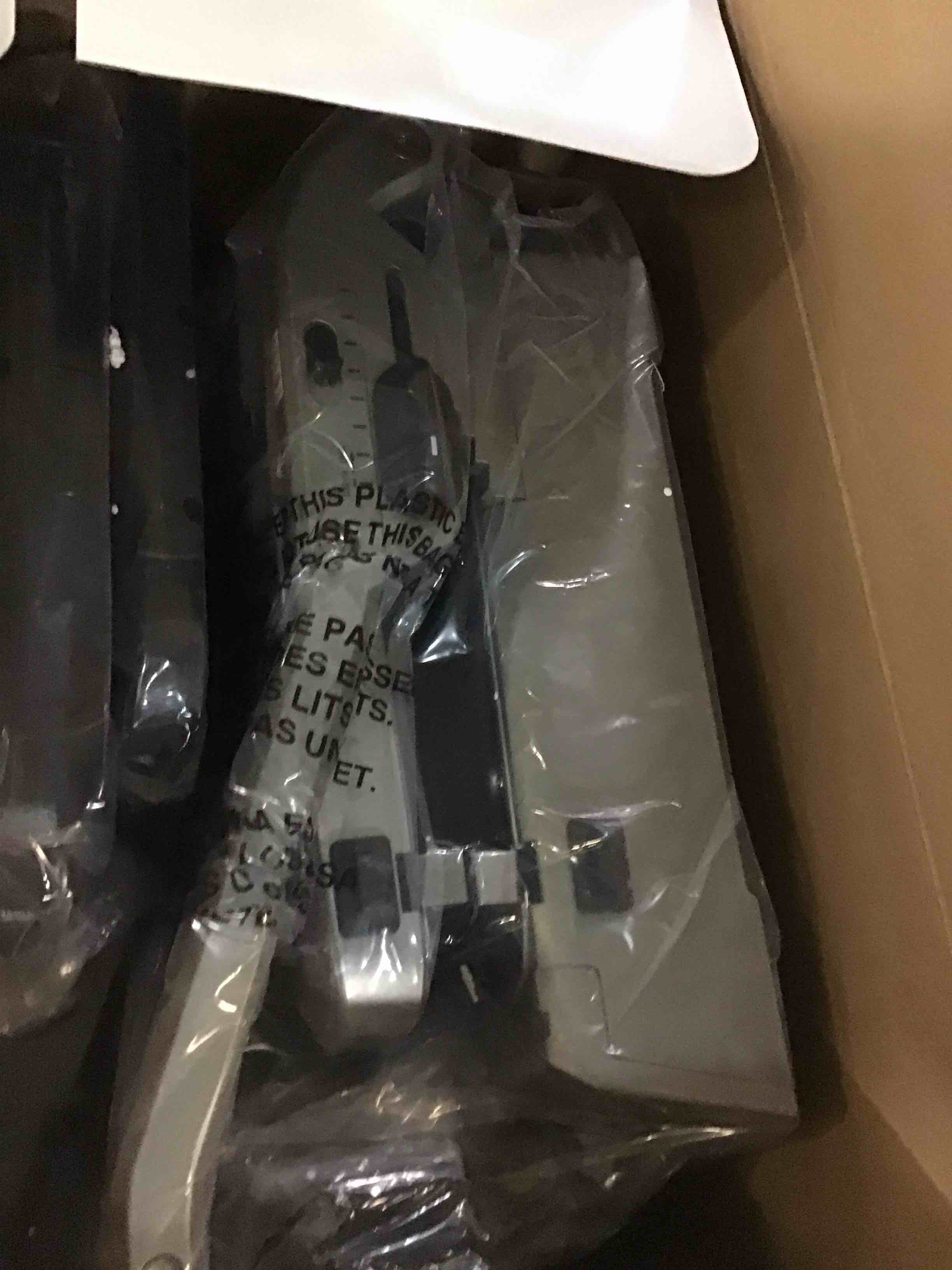 https://s3.amazonaws.com/lotting-images-prod/bidfta/BLU5146059_1700146599444.jpeg