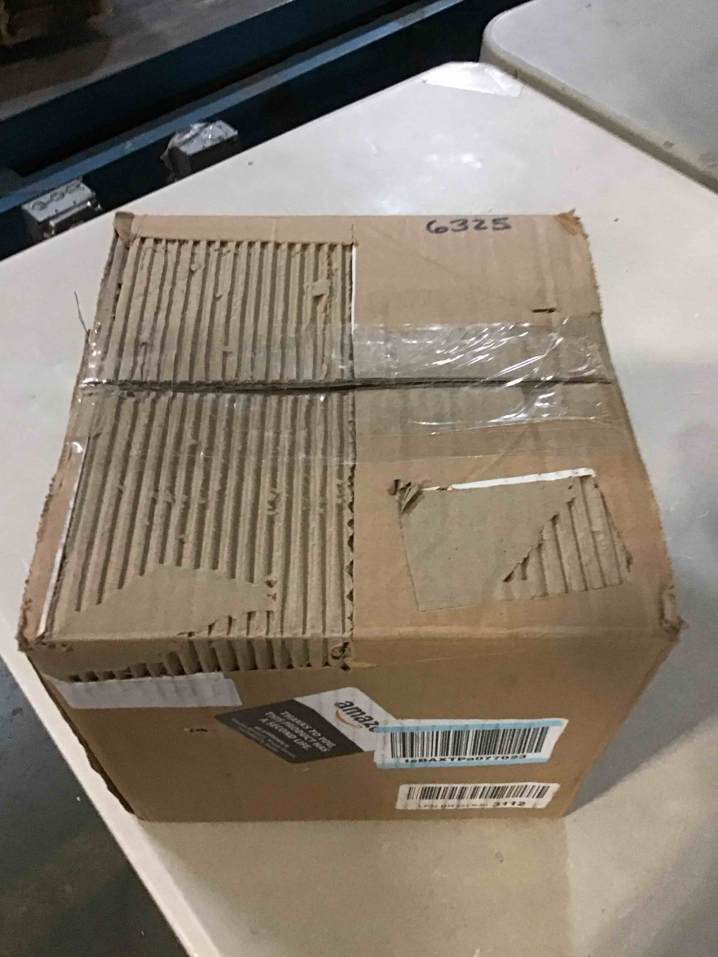 https://s3.amazonaws.com/lotting-images-prod/bidfta/BLU5146350_1700247806498.jpeg