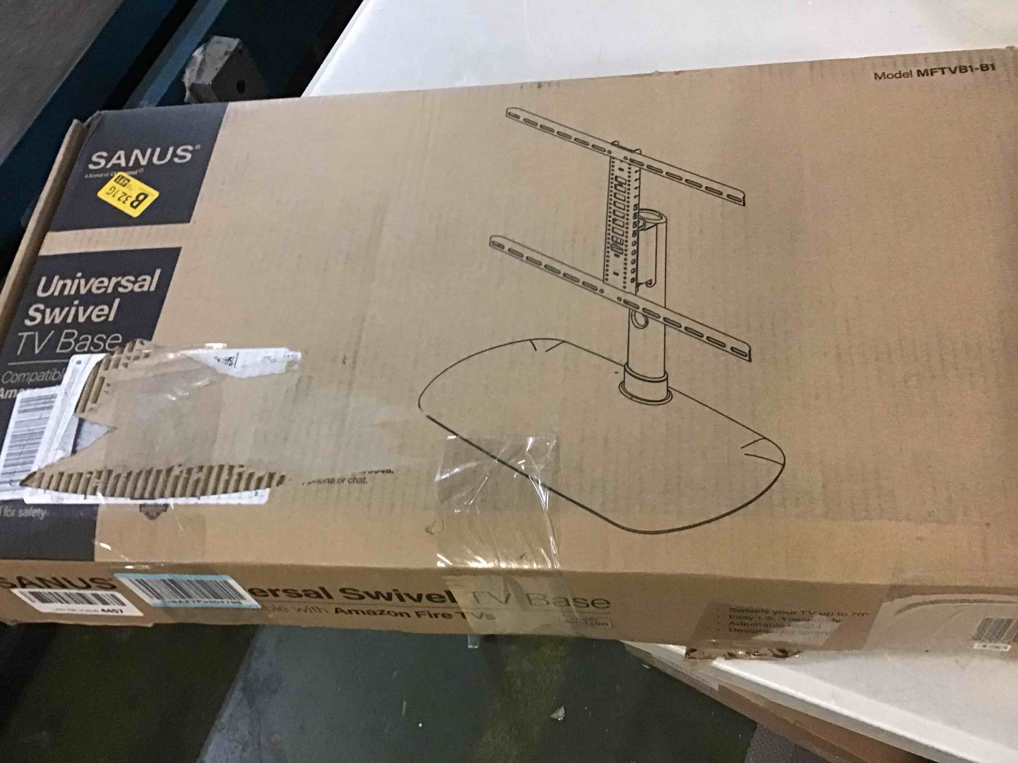 https://s3.amazonaws.com/lotting-images-prod/bidfta/BLU5146397_1700253399435.jpeg