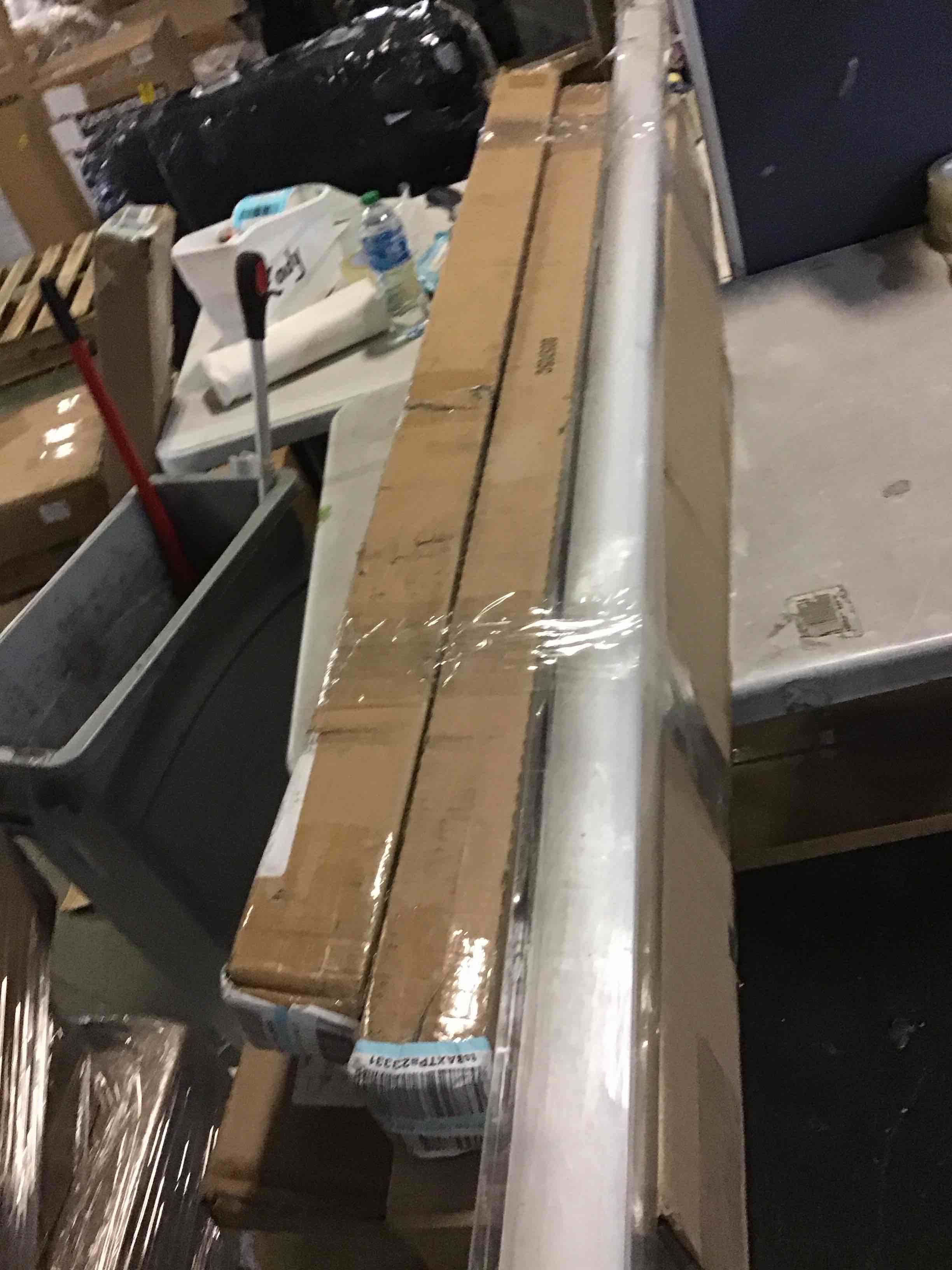https://s3.amazonaws.com/lotting-images-prod/bidfta/BLU5146561_1700504927323.jpeg