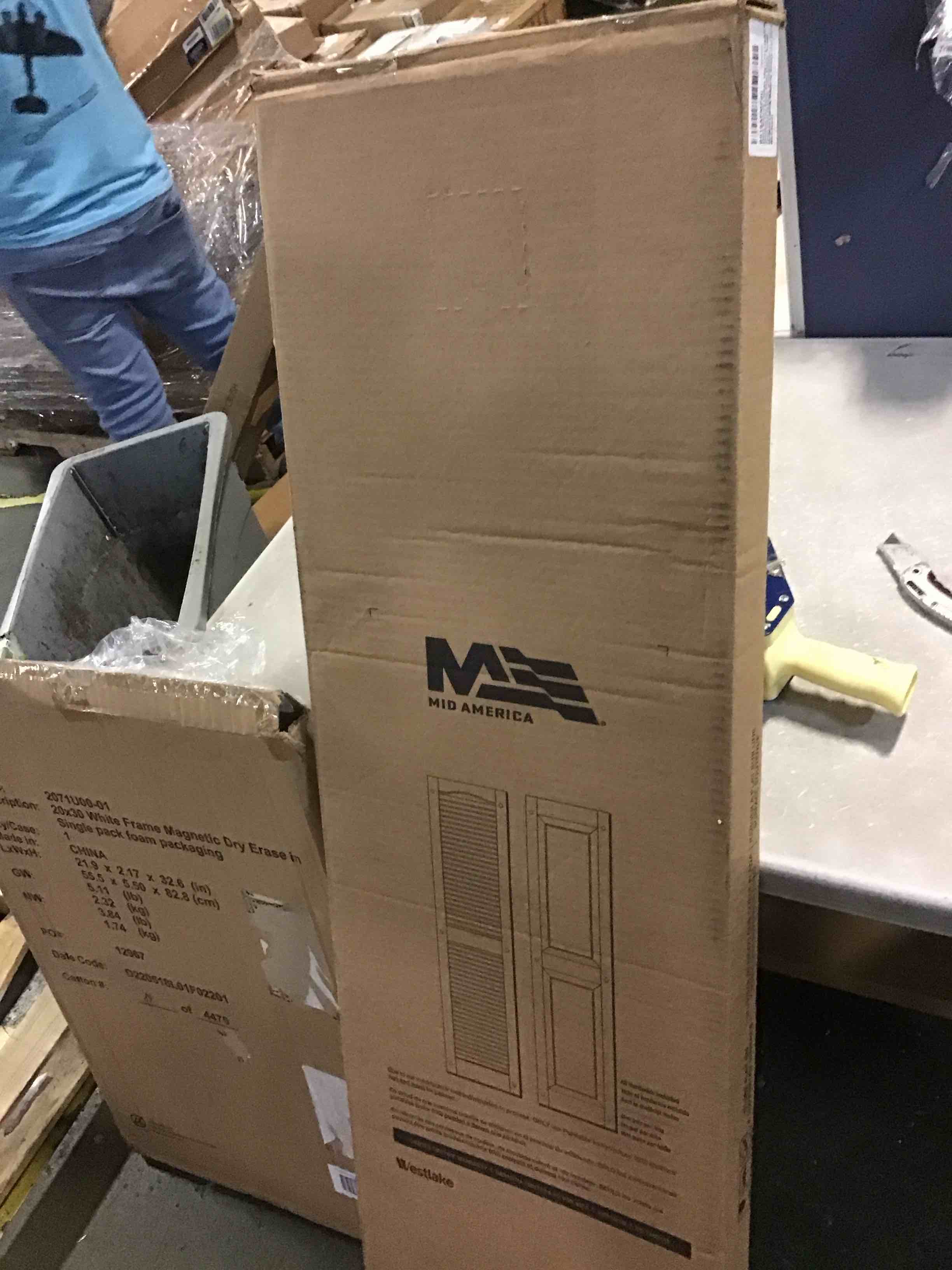 https://s3.amazonaws.com/lotting-images-prod/bidfta/BLU5146602_1700514306818.jpeg