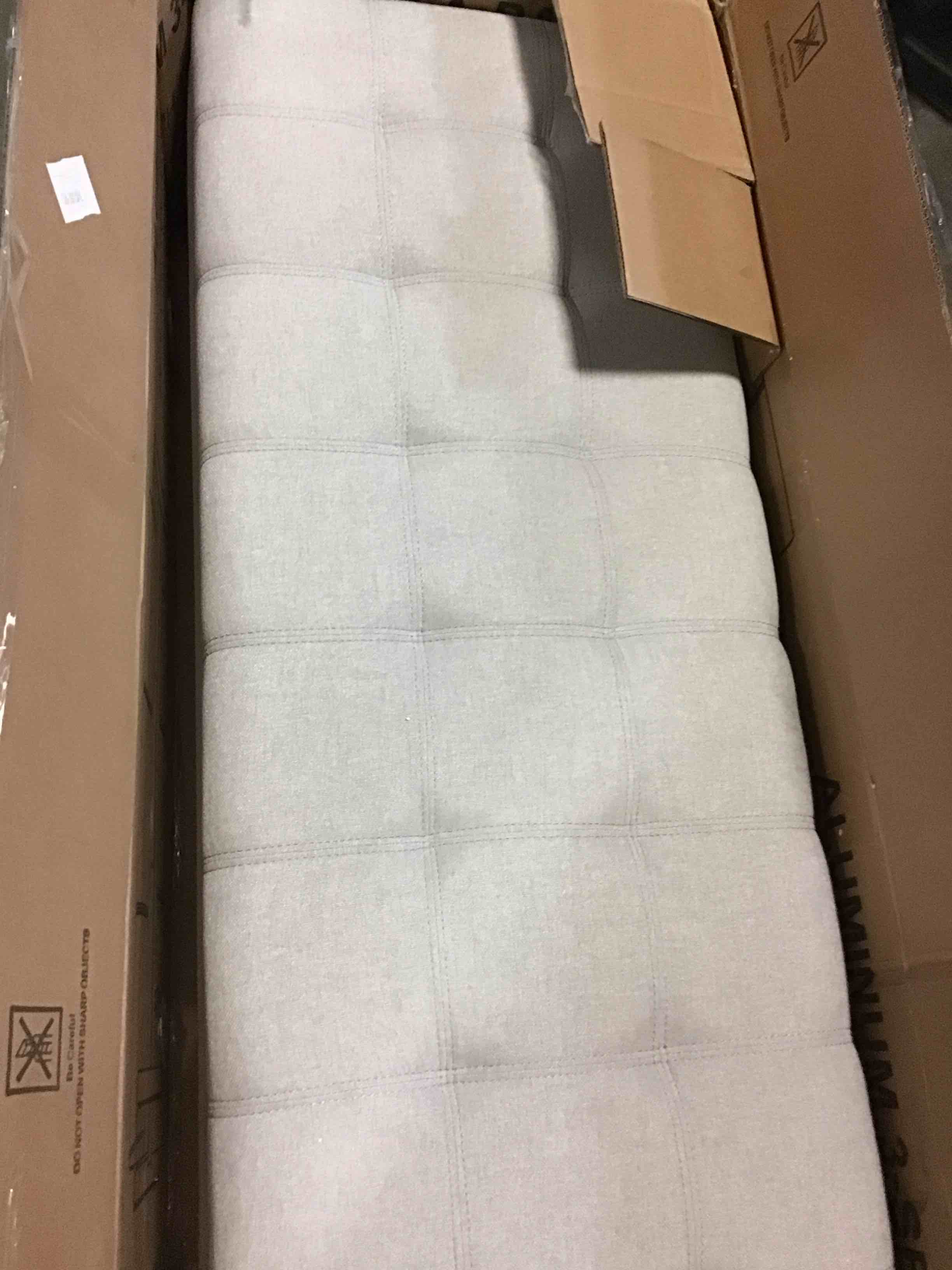 https://s3.amazonaws.com/lotting-images-prod/bidfta/BLU5146627_1700575611021.jpeg