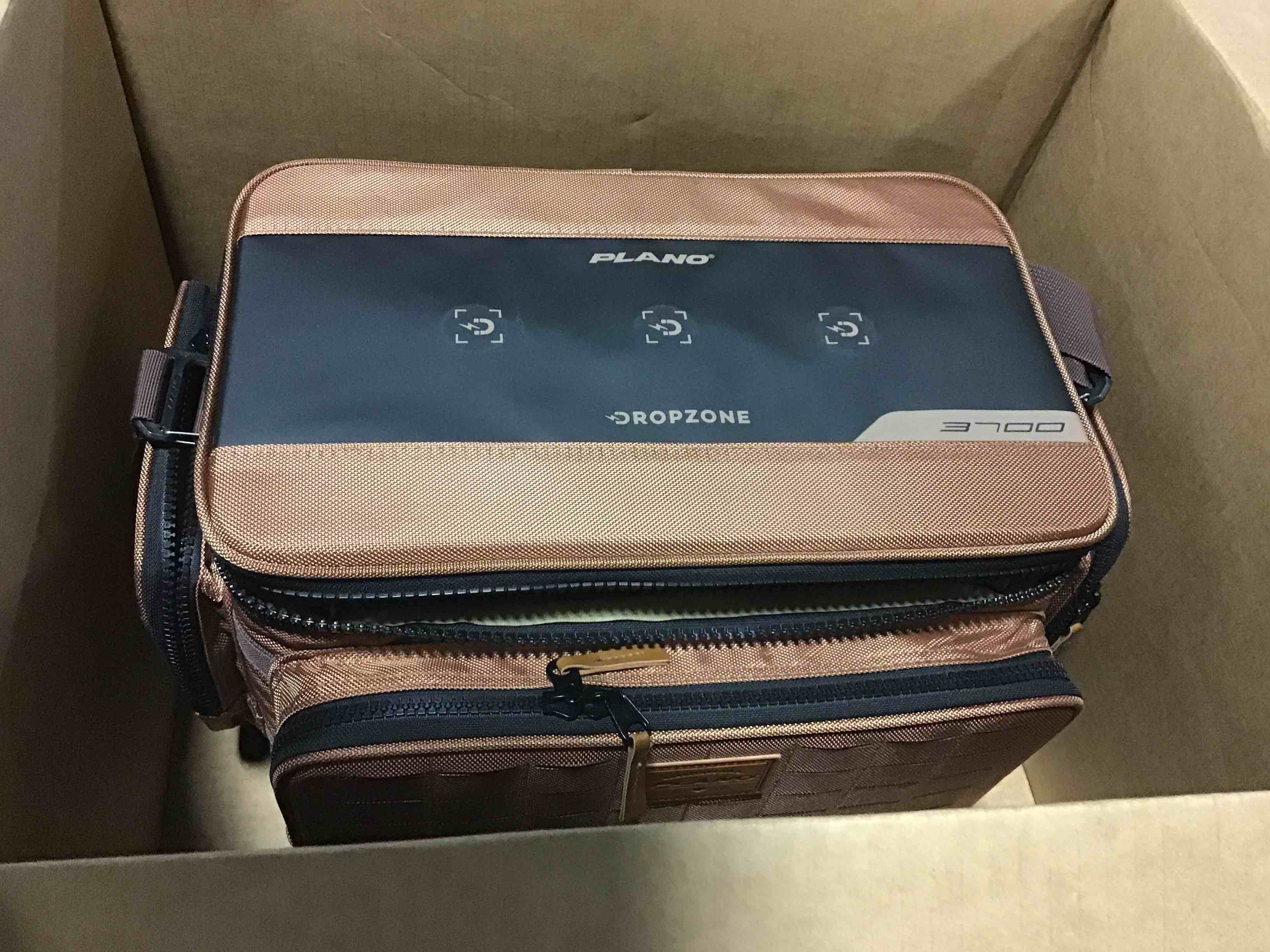 https://s3.amazonaws.com/lotting-images-prod/bidfta/BLU5147625_1700515089376.jpeg