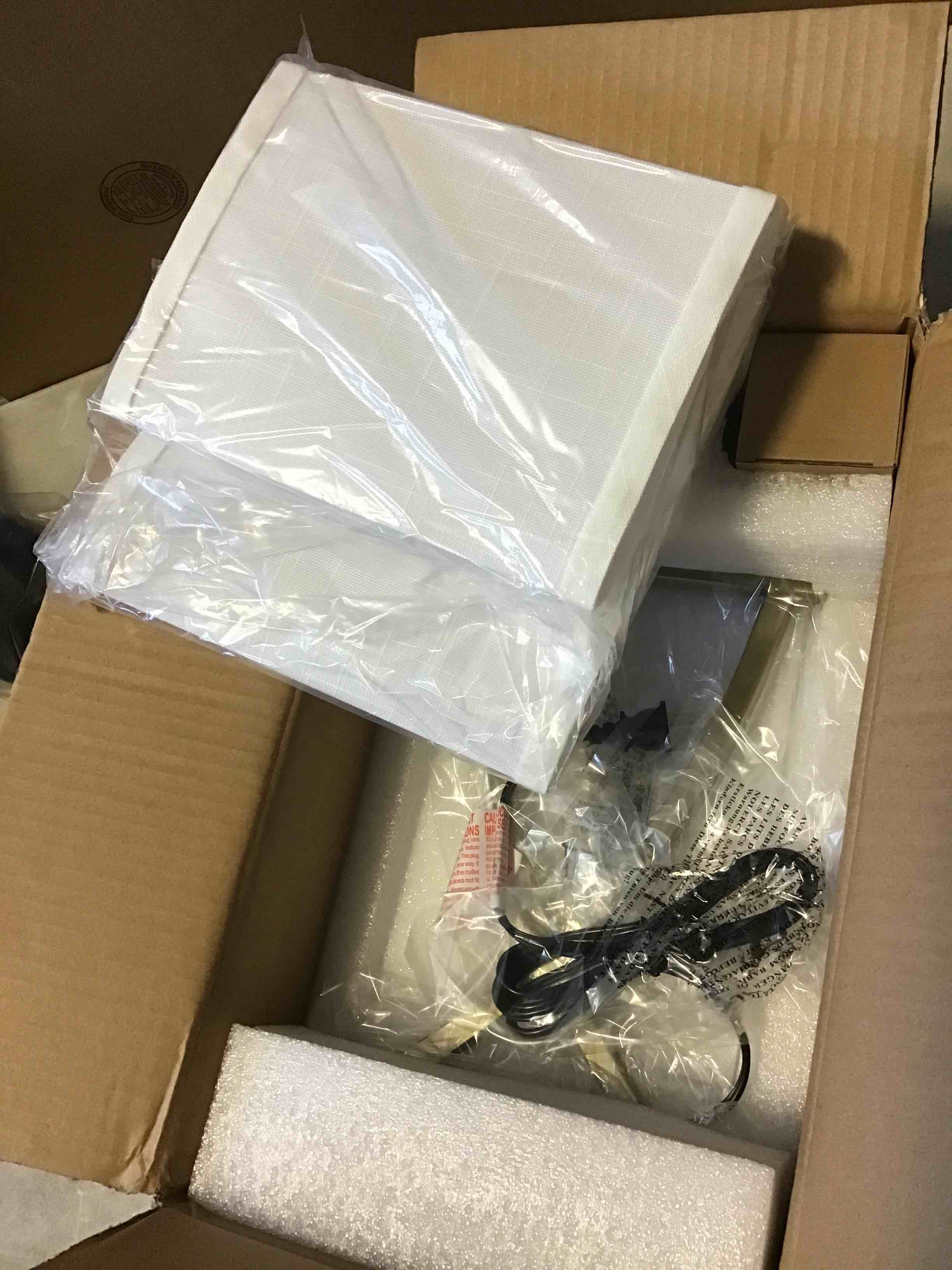 https://s3.amazonaws.com/lotting-images-prod/bidfta/BLU5148132_1701178884260.jpeg
