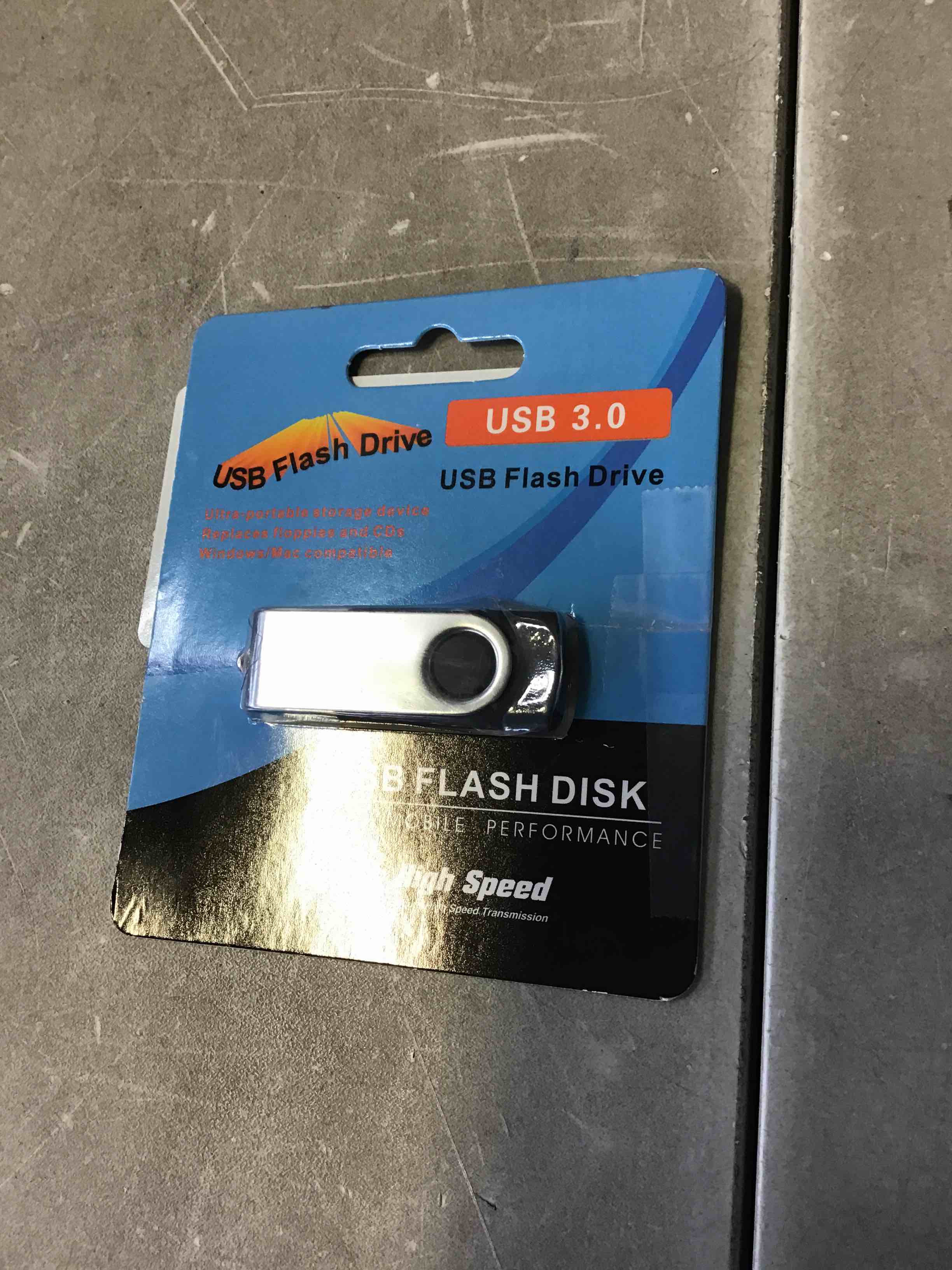 https://s3.amazonaws.com/lotting-images-prod/bidfta/BLU5148397_1701360072377.jpeg