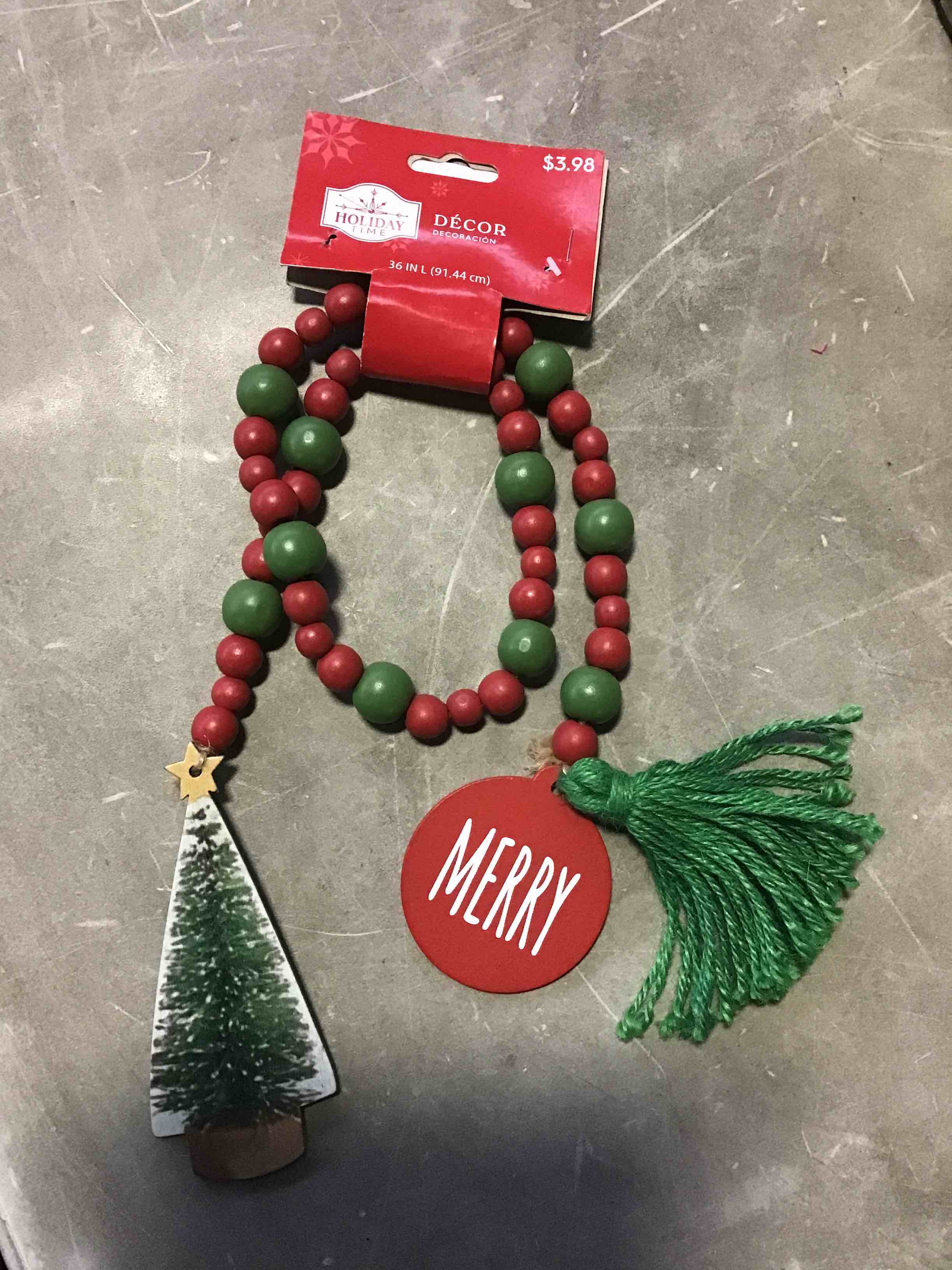 Christmas Wood Bead Garland Farmhouse Bead Decoration with Tassels Red Green Decorative Tassel Garland for Tier Tray Christmas Tree Party Festival Home Decorations(Red Green