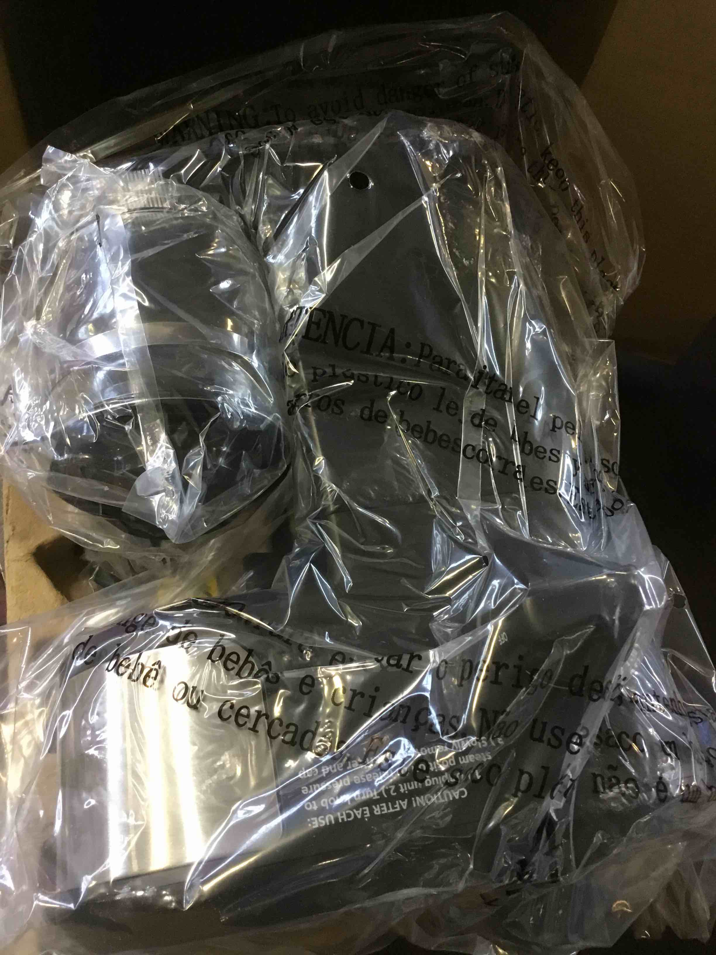 https://s3.amazonaws.com/lotting-images-prod/bidfta/BLU5148481_1699892009768.jpeg