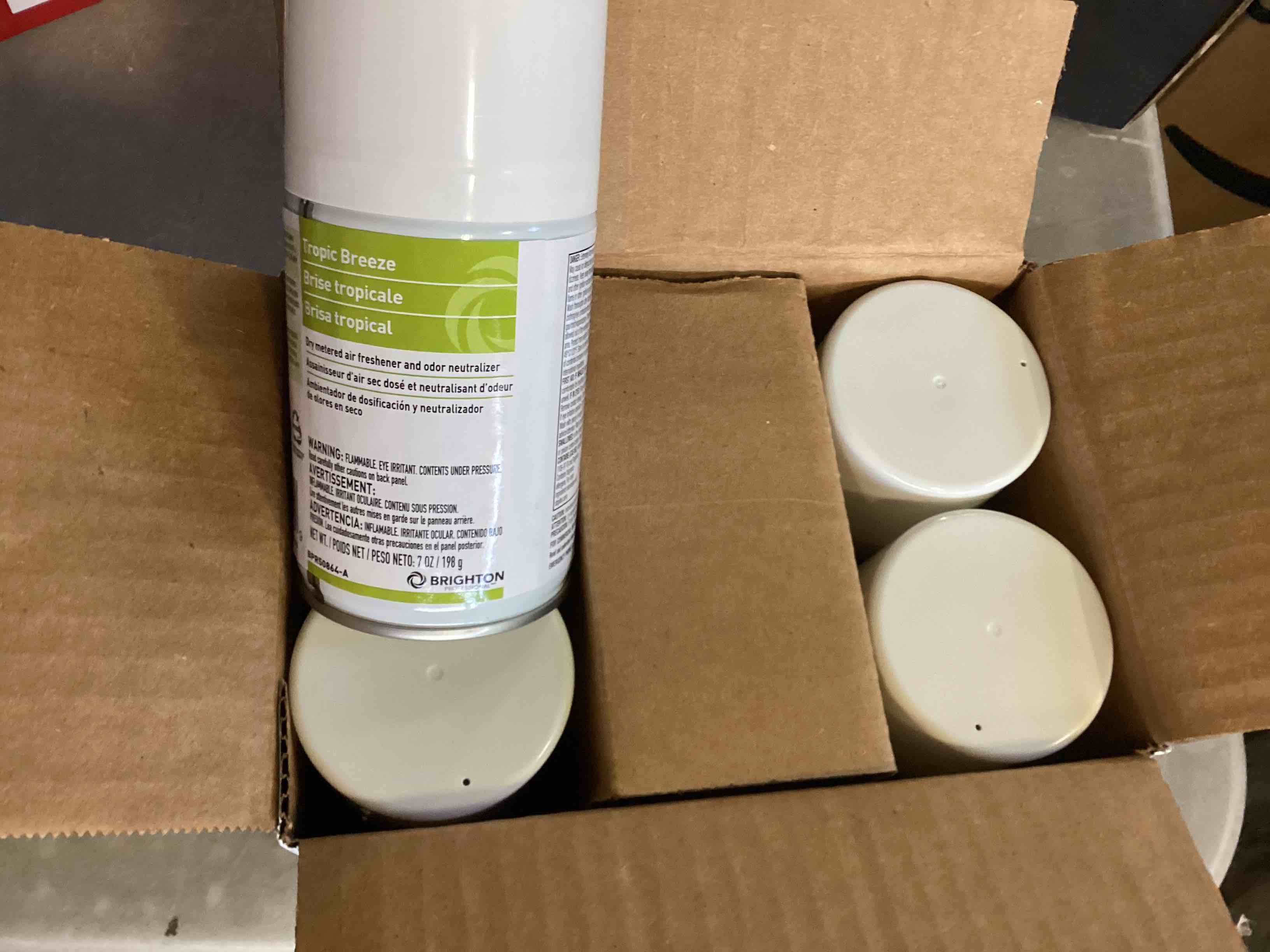 https://s3.amazonaws.com/lotting-images-prod/bidfta/BLU5148791_1700160761546.jpeg