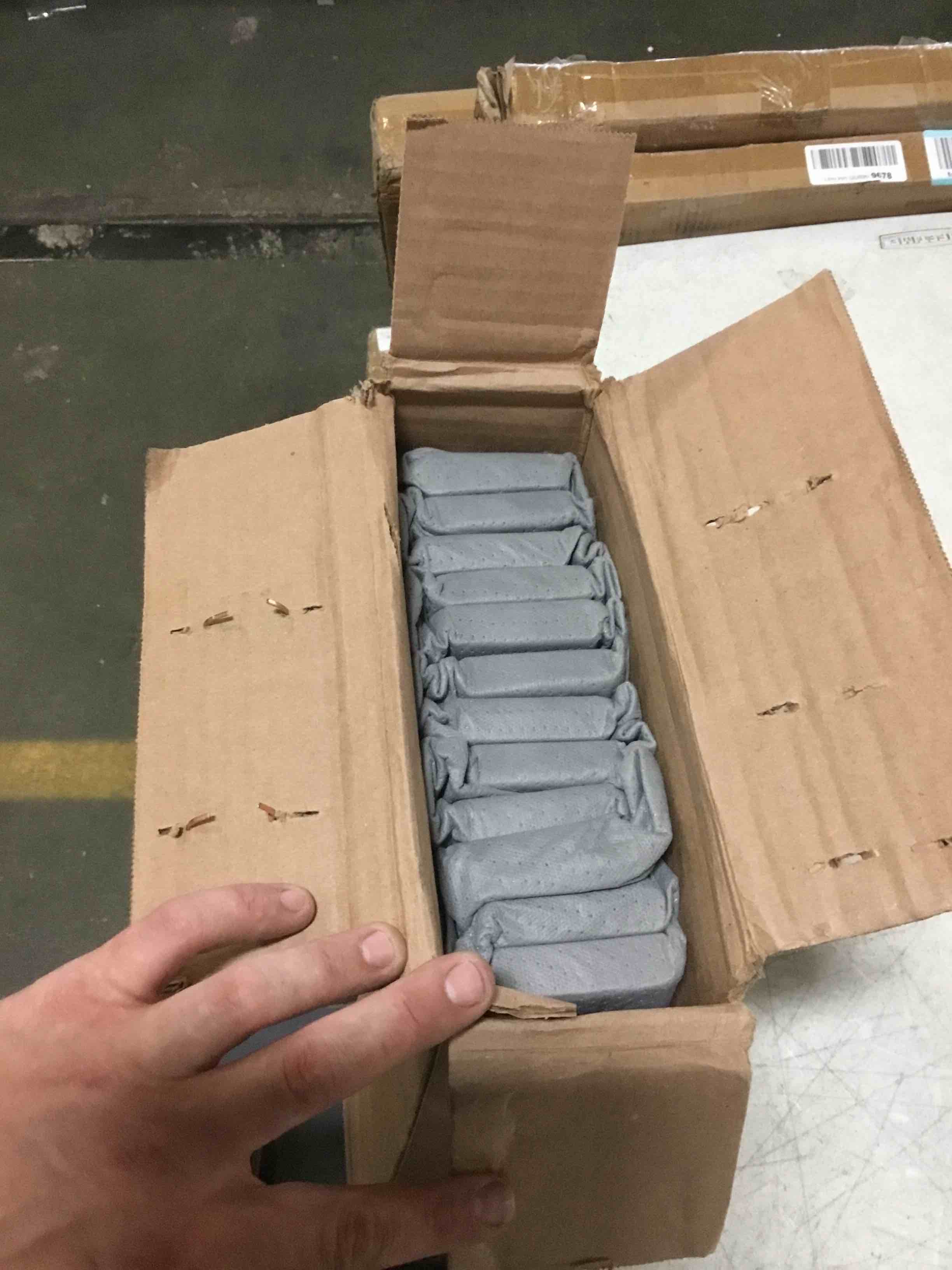 https://s3.amazonaws.com/lotting-images-prod/bidfta/BLU5150336_1700162444749.jpeg