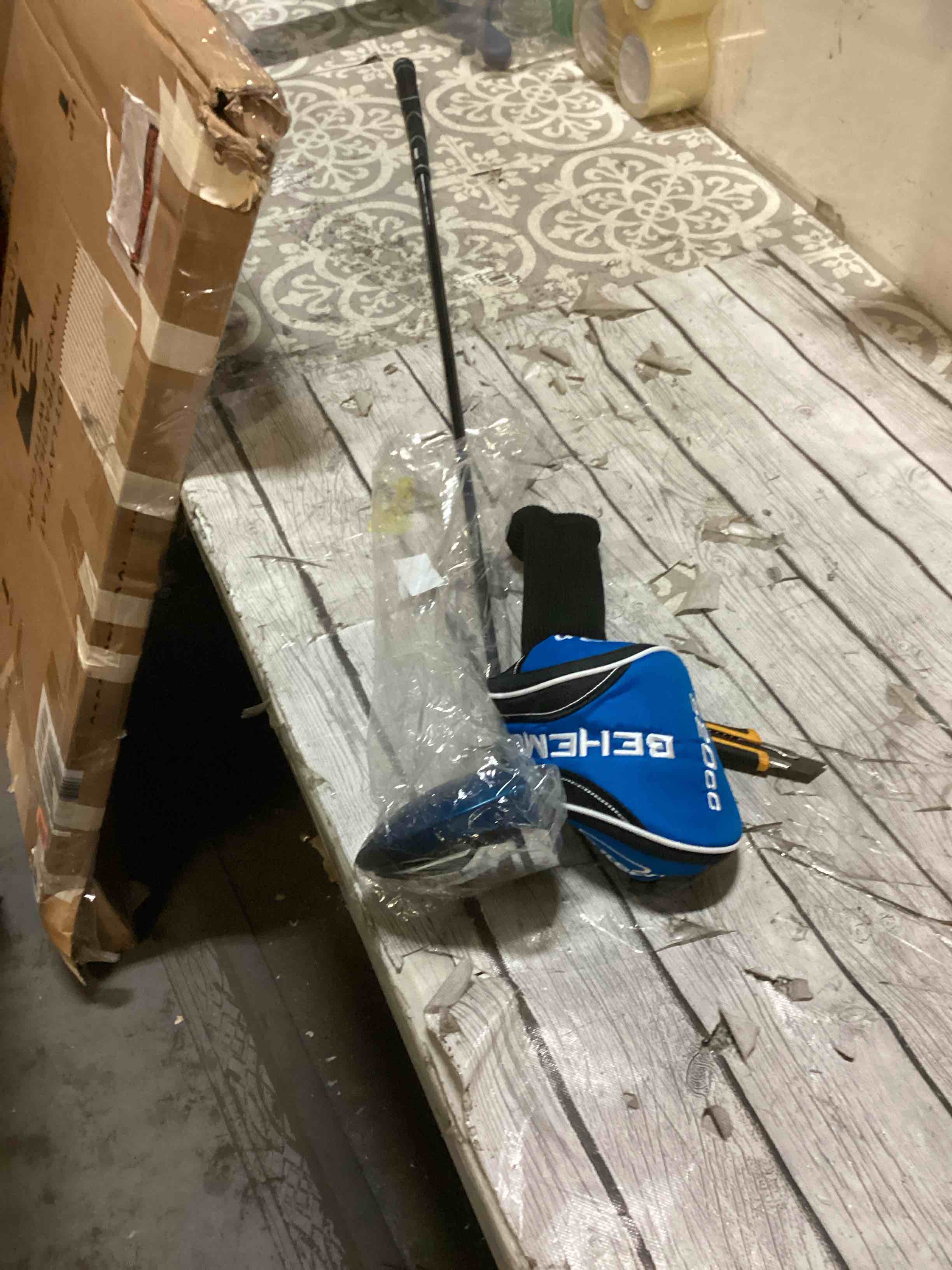 https://s3.amazonaws.com/lotting-images-prod/bidfta/BLU5150753_1700587609177.jpeg