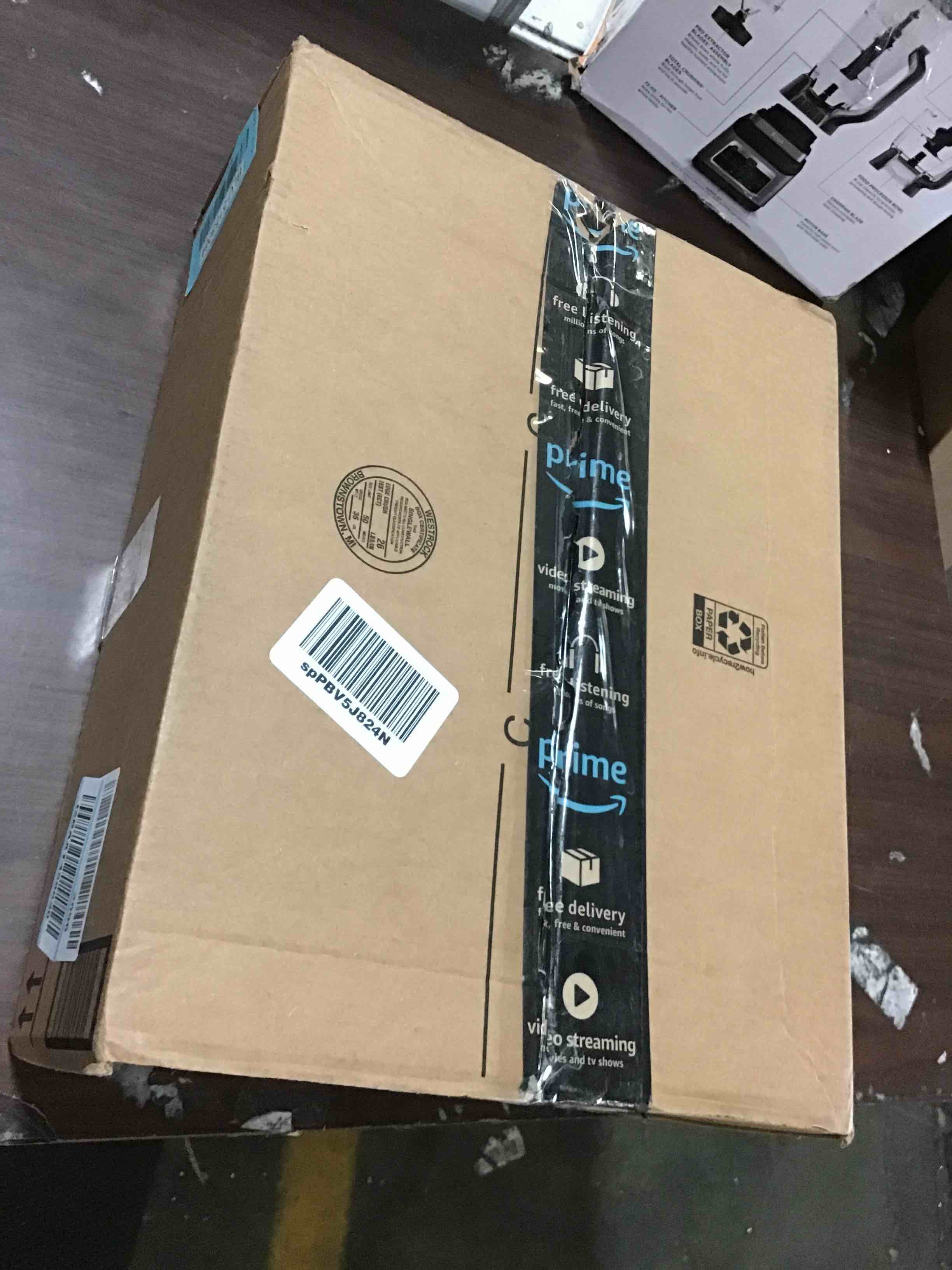 https://s3.amazonaws.com/lotting-images-prod/bidfta/BLU5153064_1699637225516.jpeg