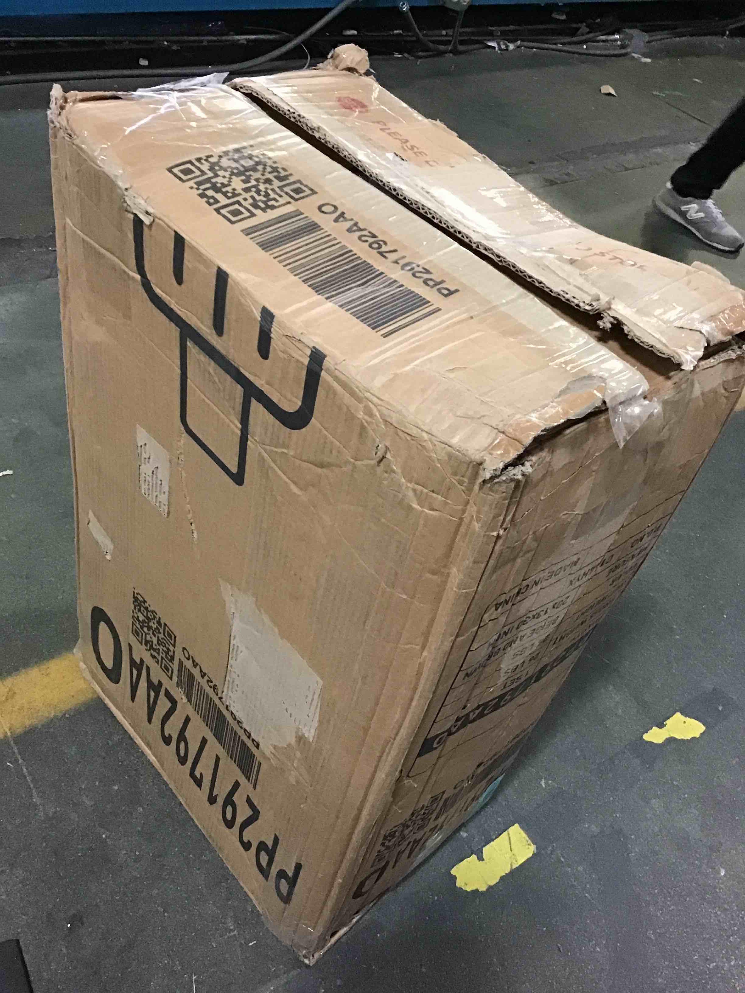 https://s3.amazonaws.com/lotting-images-prod/bidfta/BLU5153094_1699642283982.jpeg