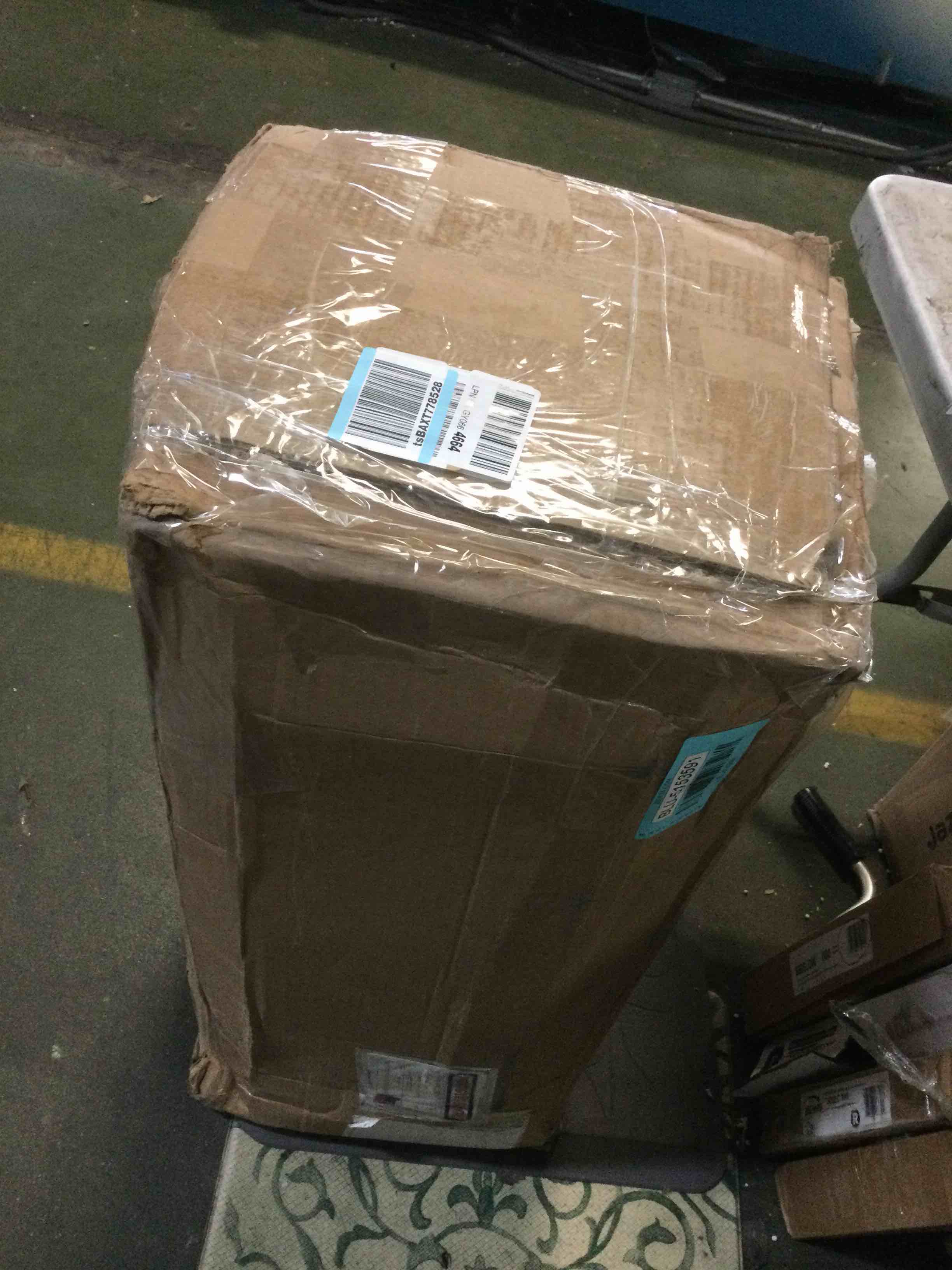 https://s3.amazonaws.com/lotting-images-prod/bidfta/BLU5153591_1700053961841.jpeg