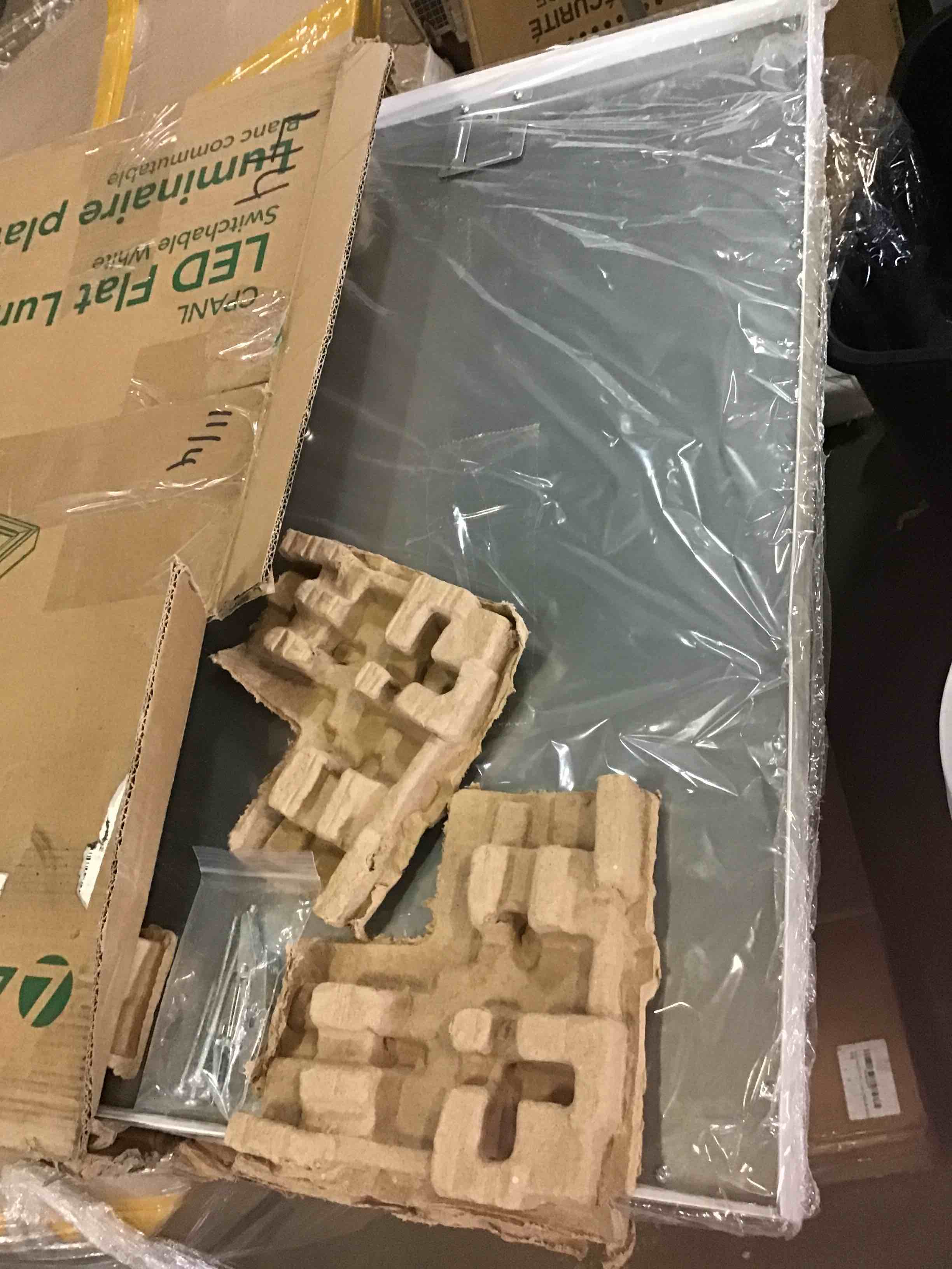 https://s3.amazonaws.com/lotting-images-prod/bidfta/BLU5153759_1700151350089.jpeg