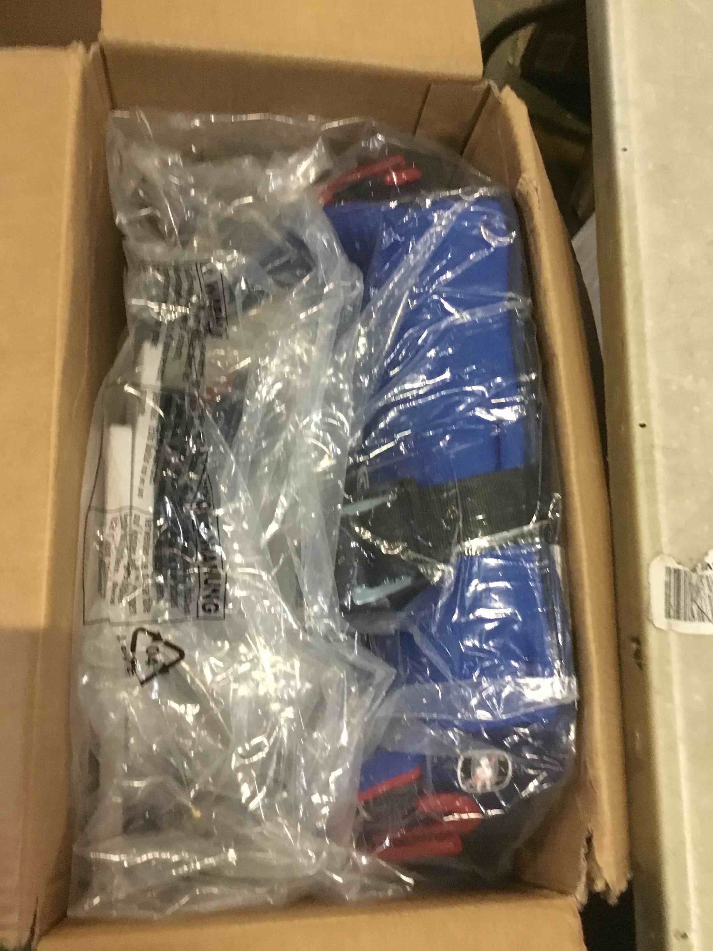 https://s3.amazonaws.com/lotting-images-prod/bidfta/BLU5153931_1700232637986.jpeg