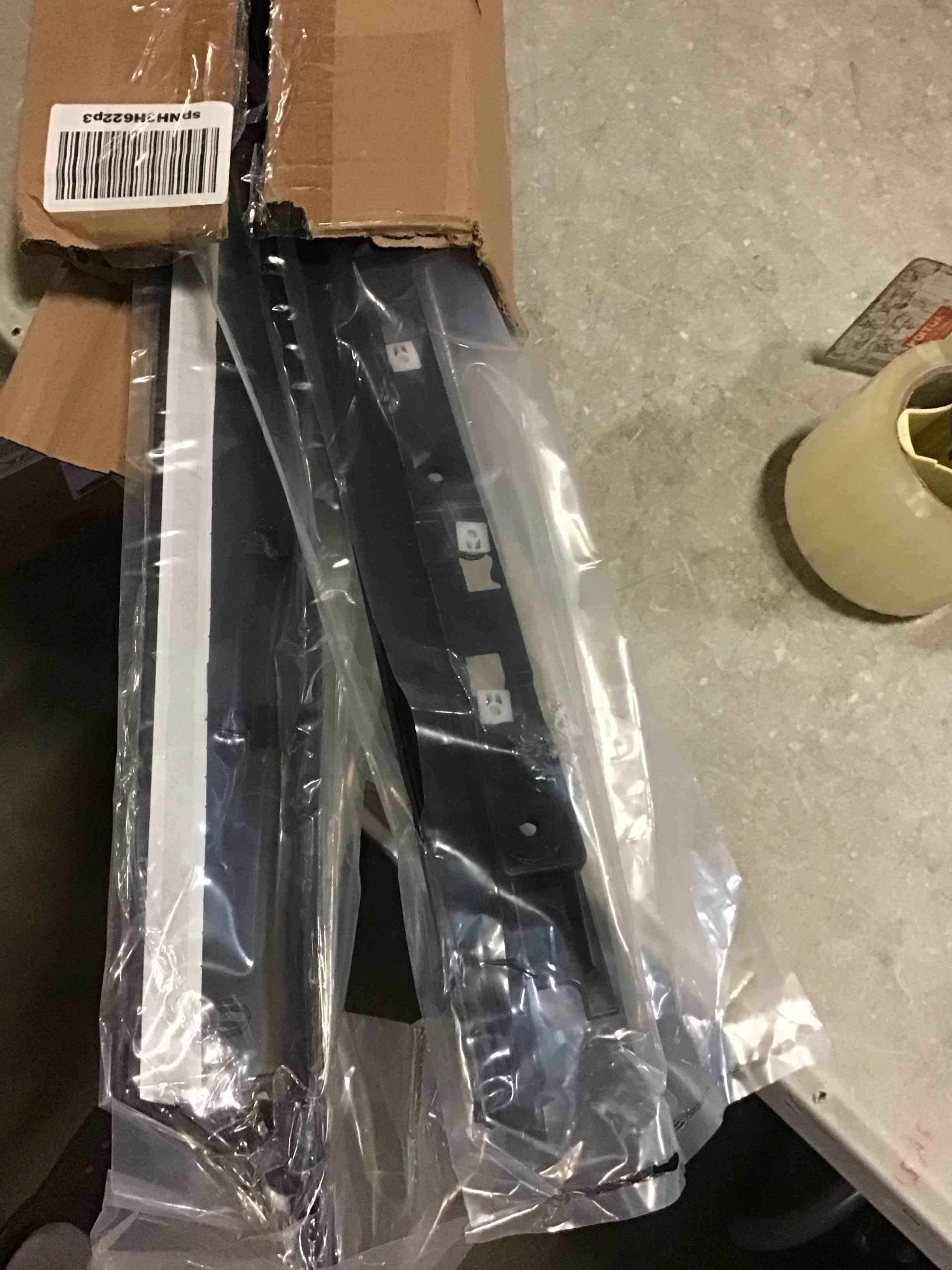 https://s3.amazonaws.com/lotting-images-prod/bidfta/BLU5154292_1700572395322.jpeg