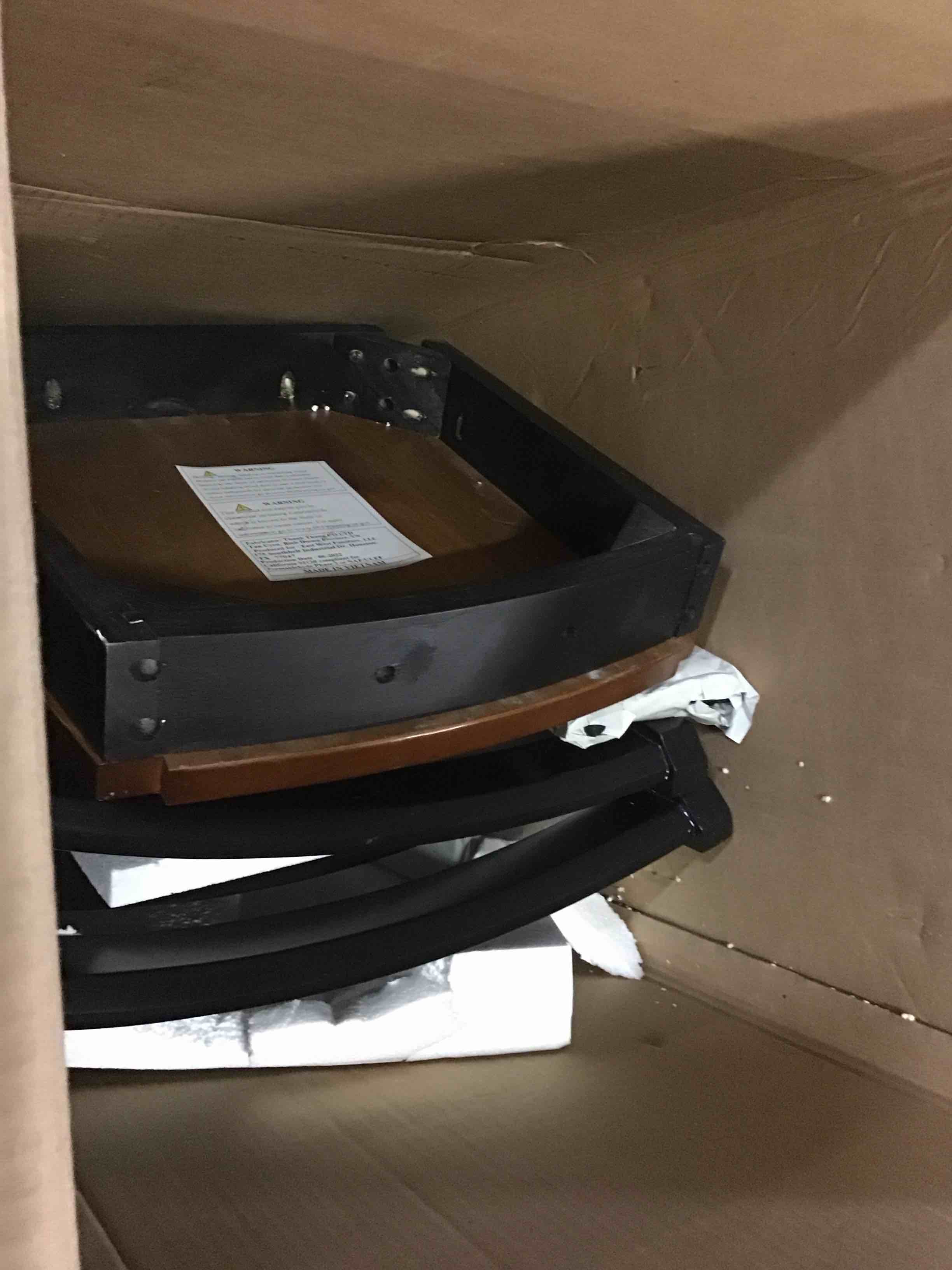 https://s3.amazonaws.com/lotting-images-prod/bidfta/BLU5154329_1700577506487.jpeg