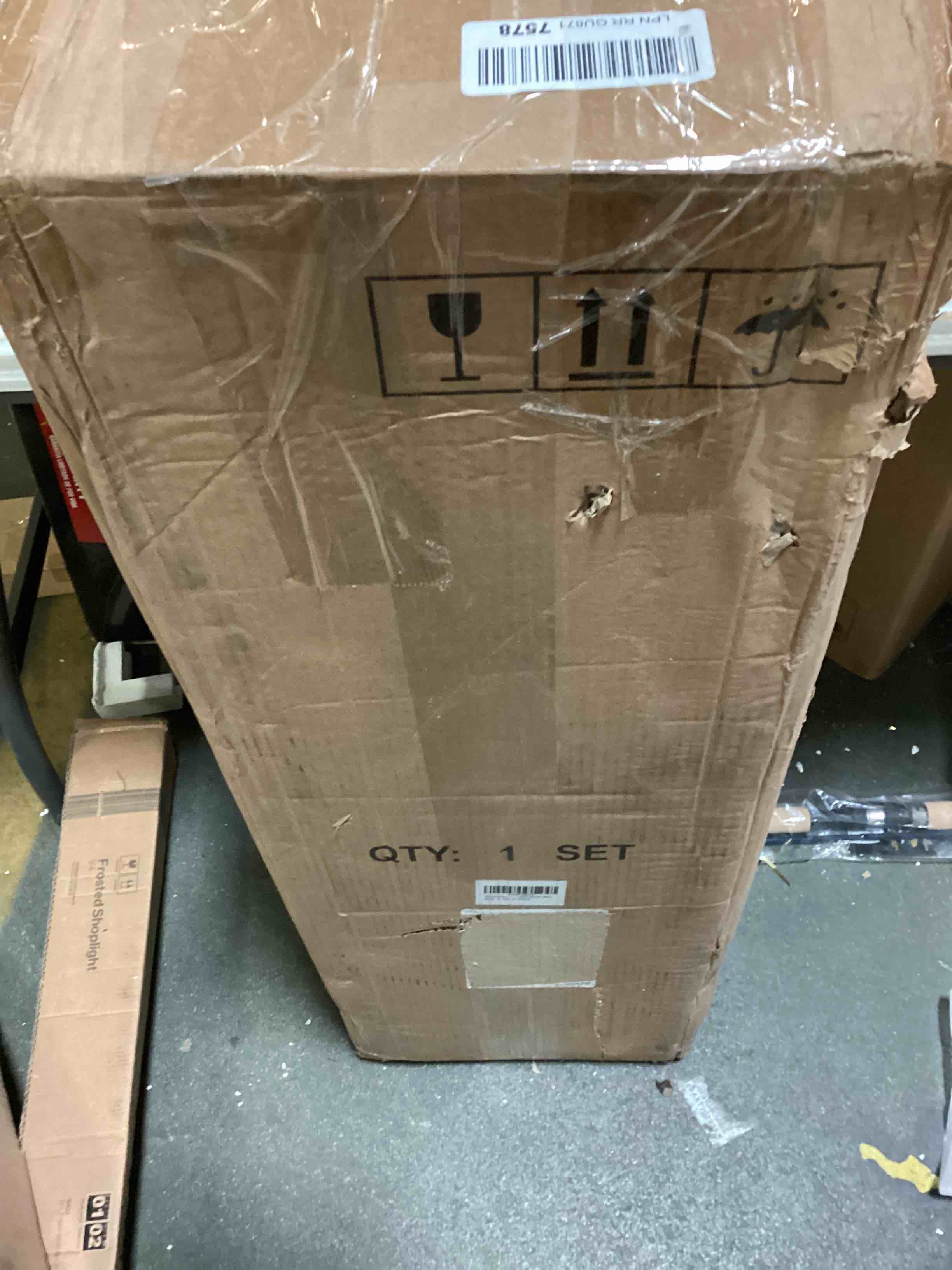 https://s3.amazonaws.com/lotting-images-prod/bidfta/BLU5154974_1700514463926.jpeg