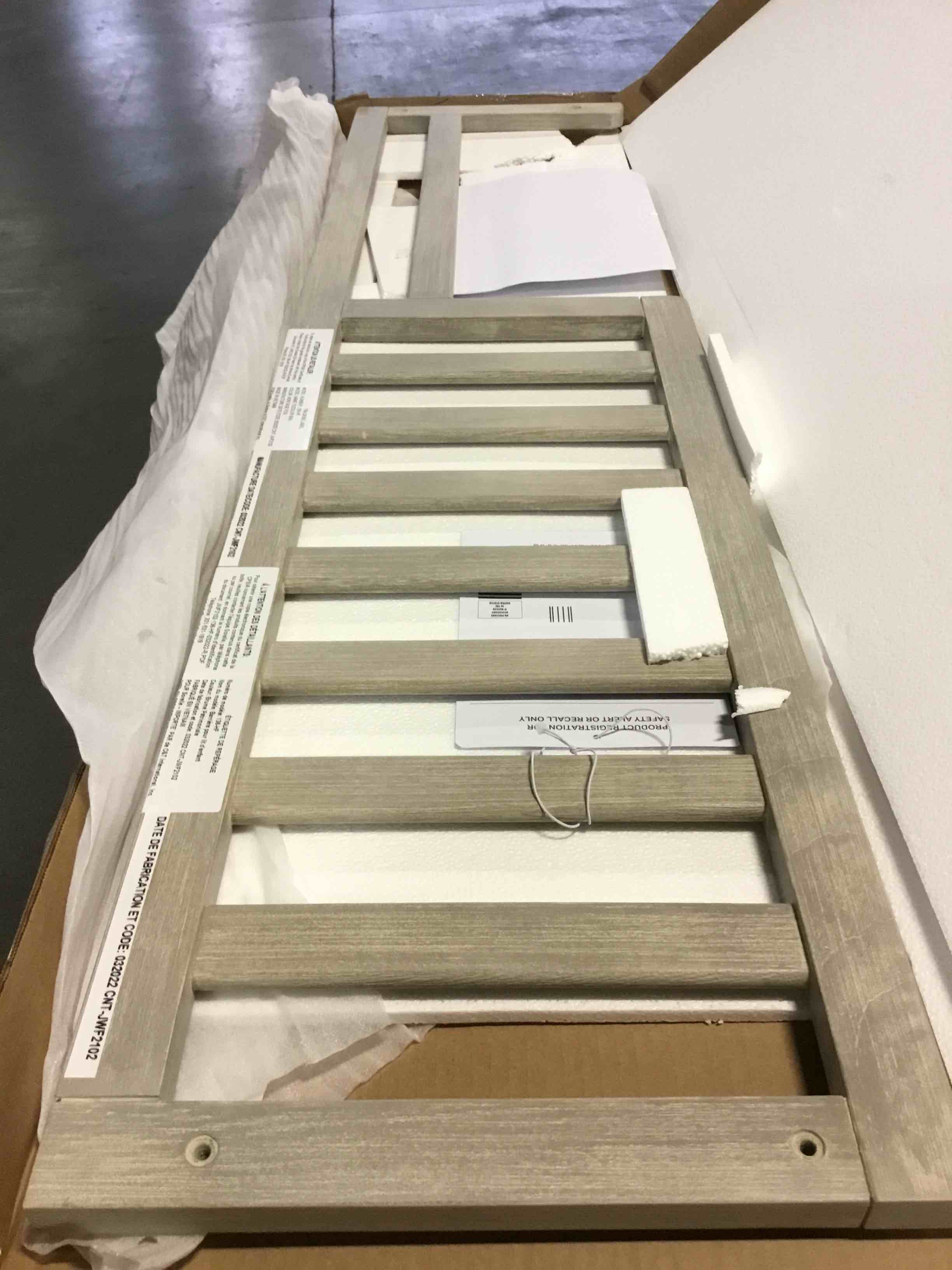 https://s3.amazonaws.com/lotting-images-prod/bidfta/BLU5155006_1700577685948.jpeg