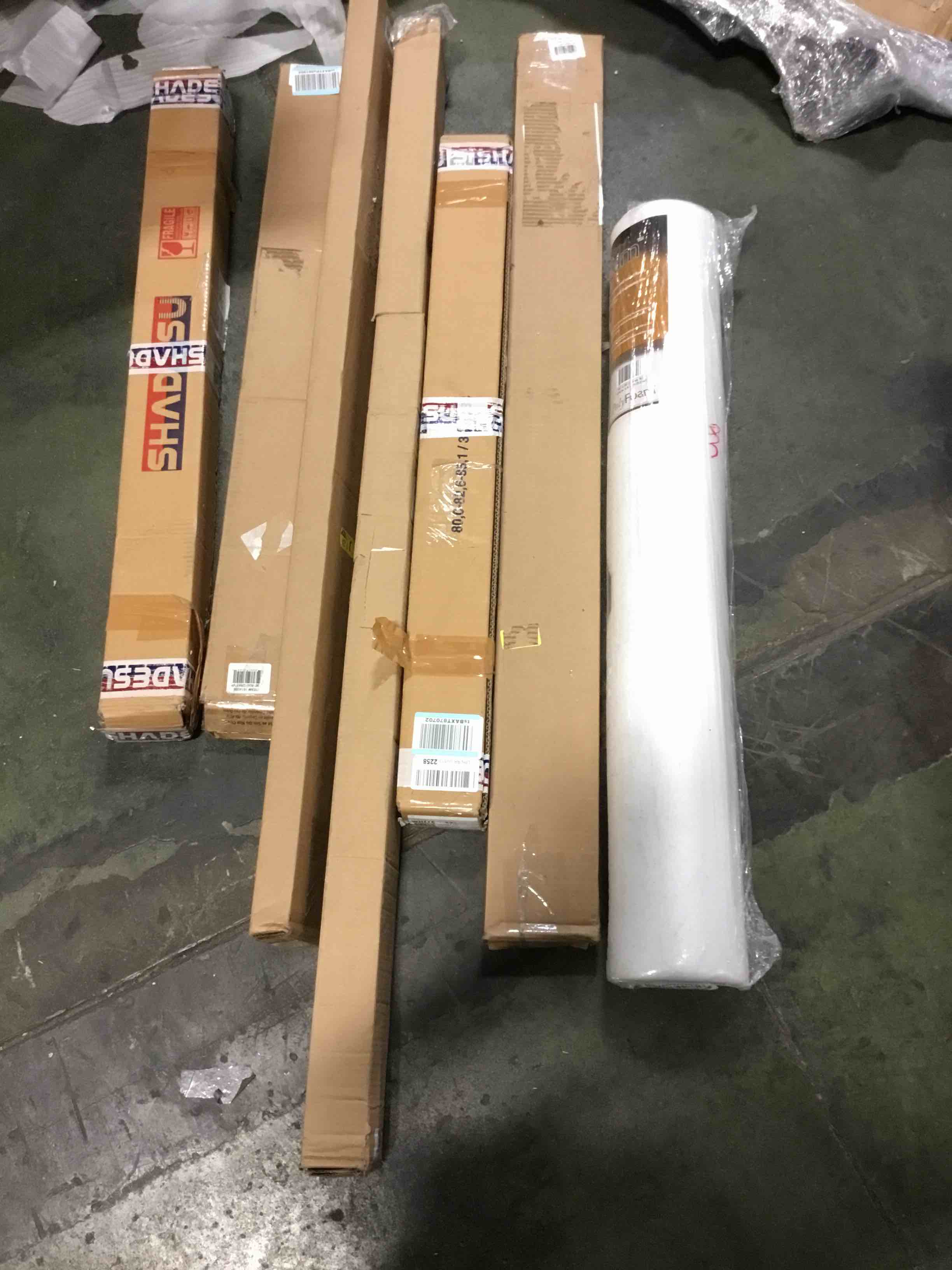 https://s3.amazonaws.com/lotting-images-prod/bidfta/BLU5155016_1700581255175.jpeg