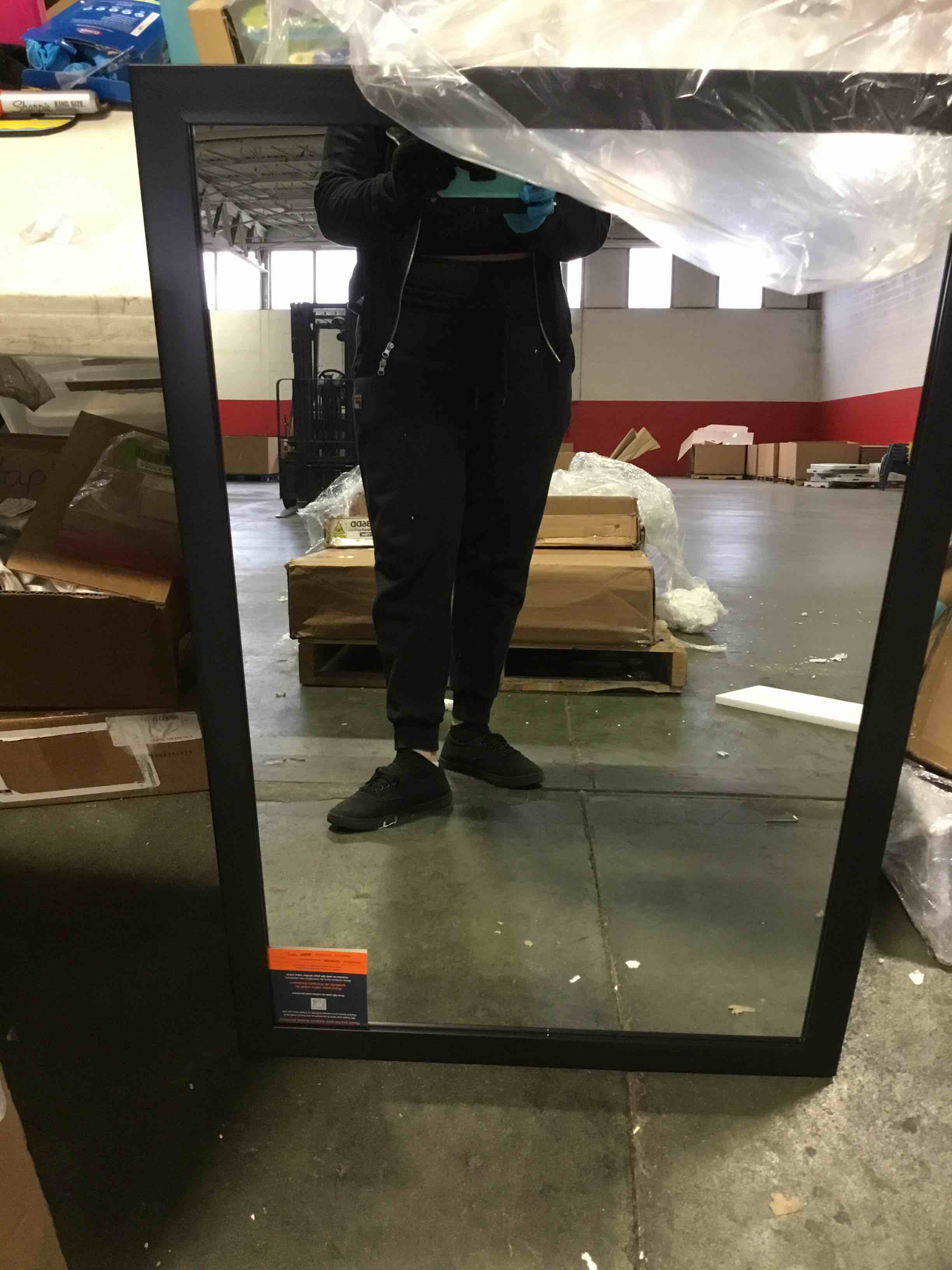 https://s3.amazonaws.com/lotting-images-prod/bidfta/BLU5155027_1700583741959.jpeg
