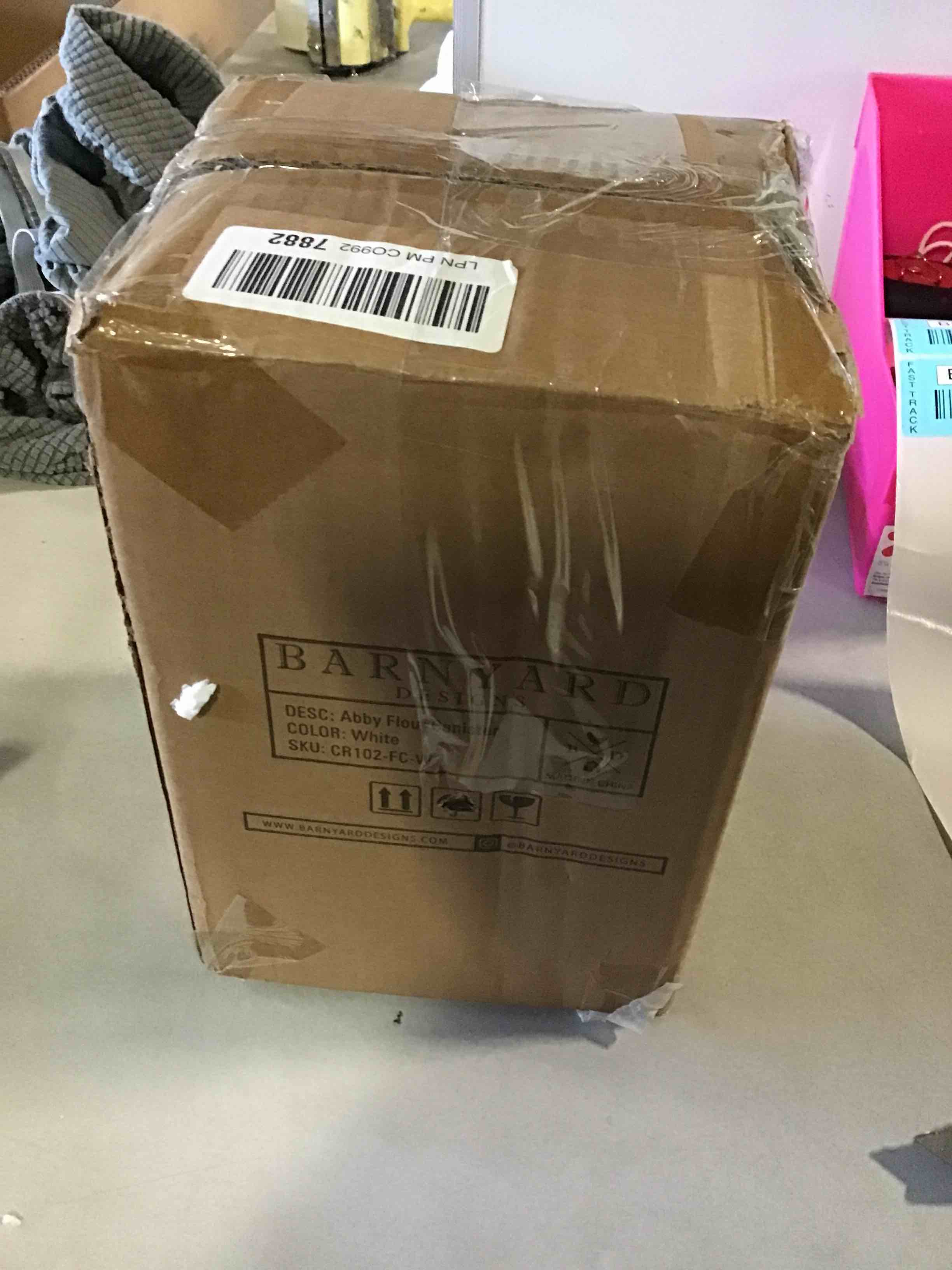 https://s3.amazonaws.com/lotting-images-prod/bidfta/BLU5155316_1701177657170.jpeg