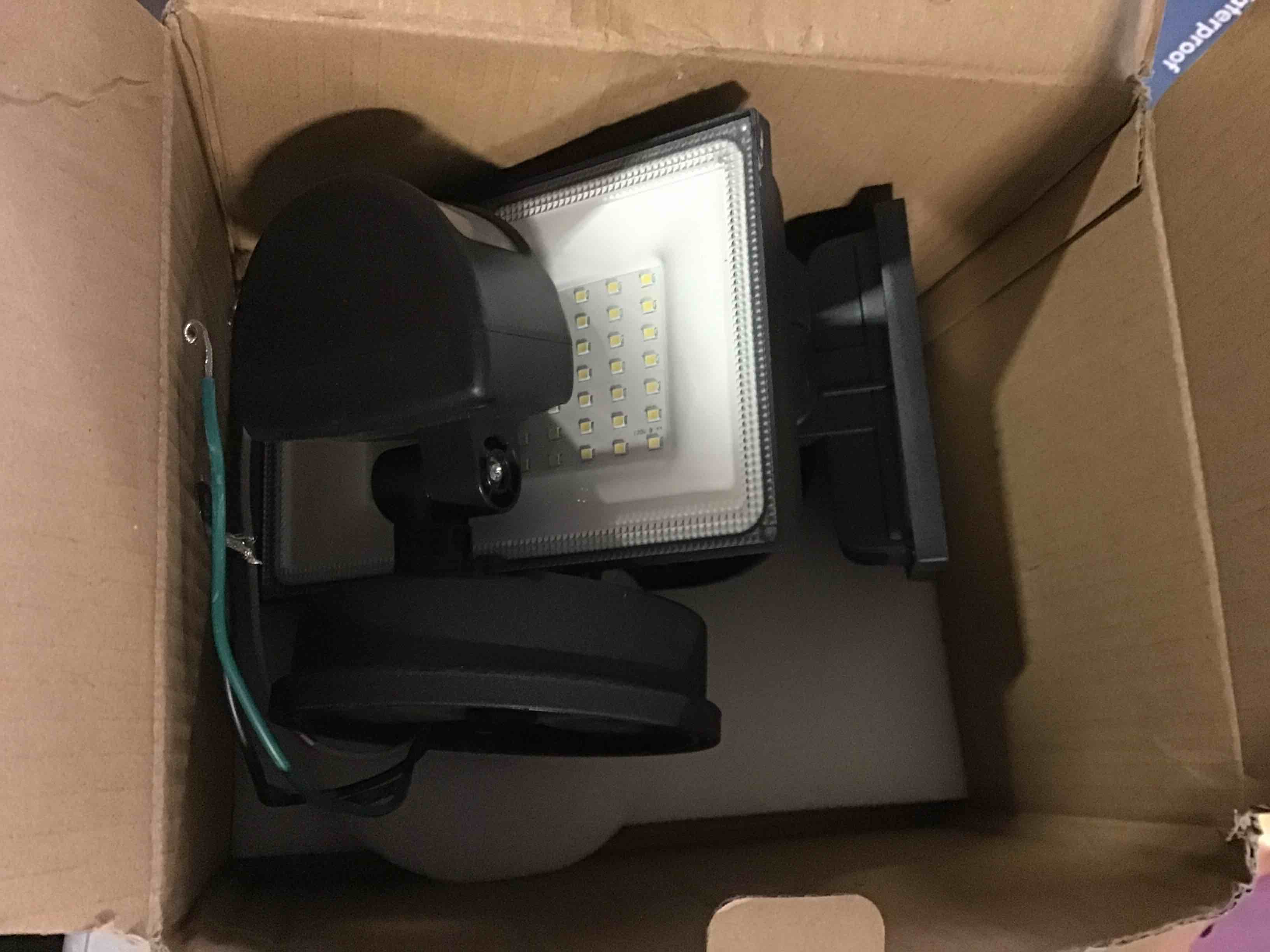 https://s3.amazonaws.com/lotting-images-prod/bidfta/BLU5155399_1701188138117.jpeg