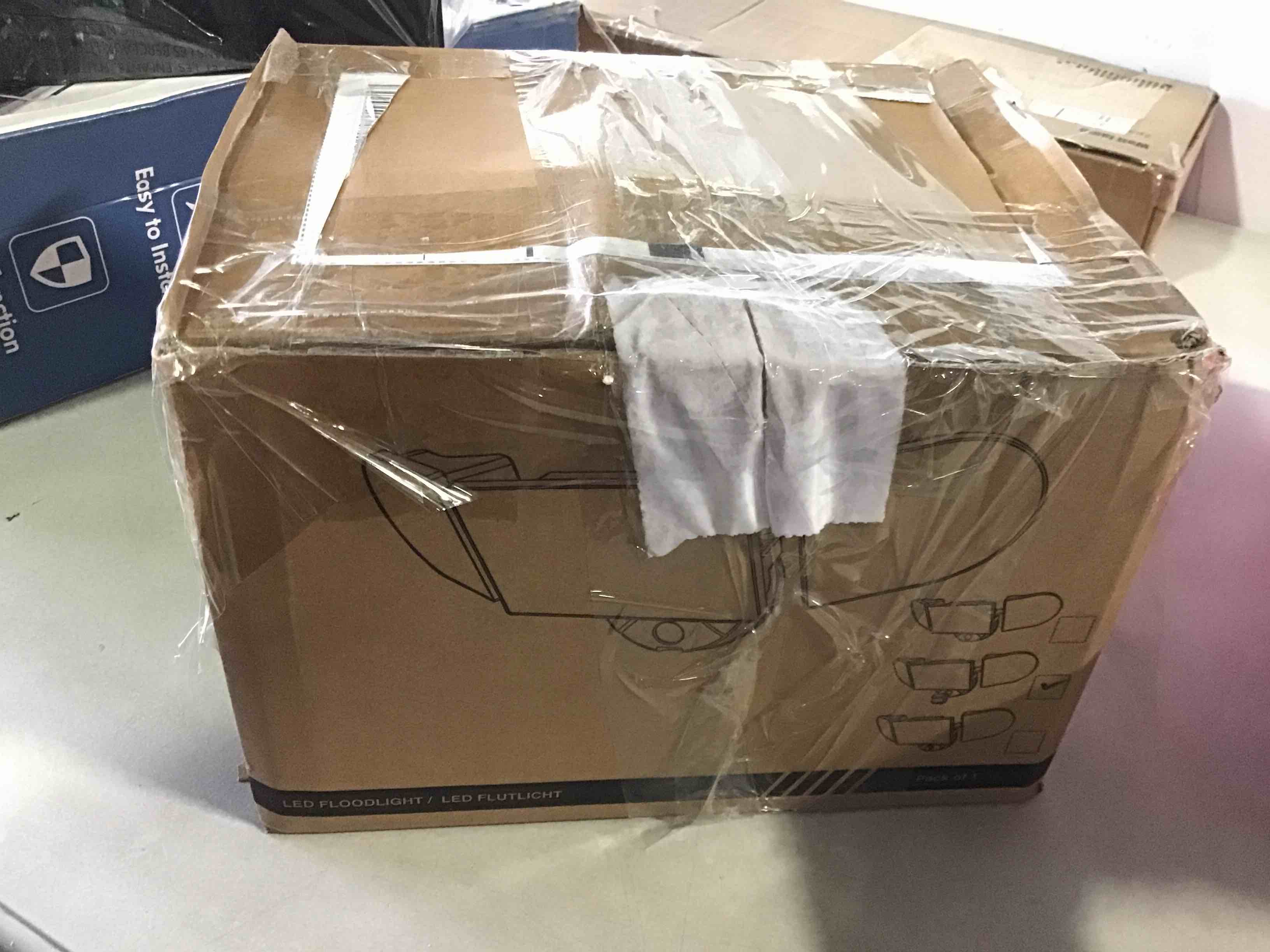 https://s3.amazonaws.com/lotting-images-prod/bidfta/BLU5155399_1701188203583.jpeg