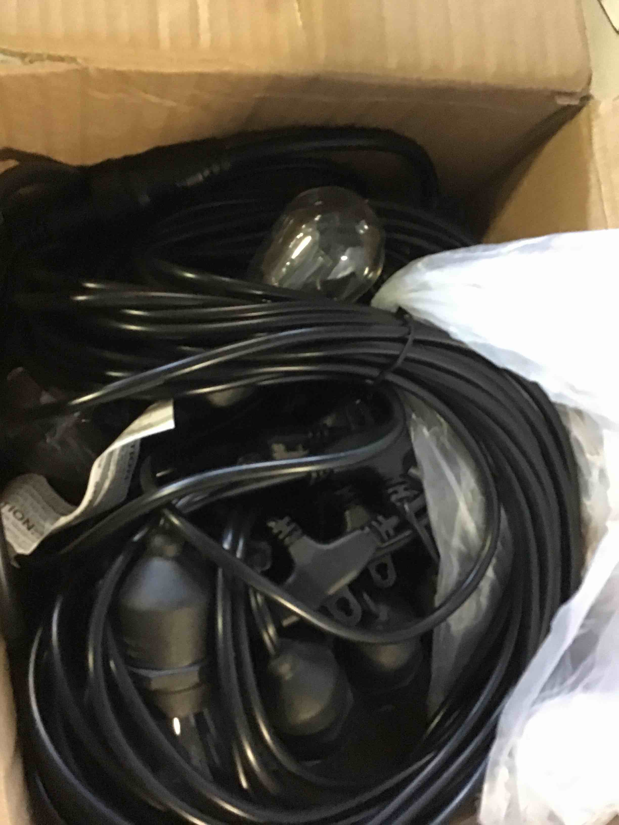 https://s3.amazonaws.com/lotting-images-prod/bidfta/BLU5155499_1701280279320.jpeg