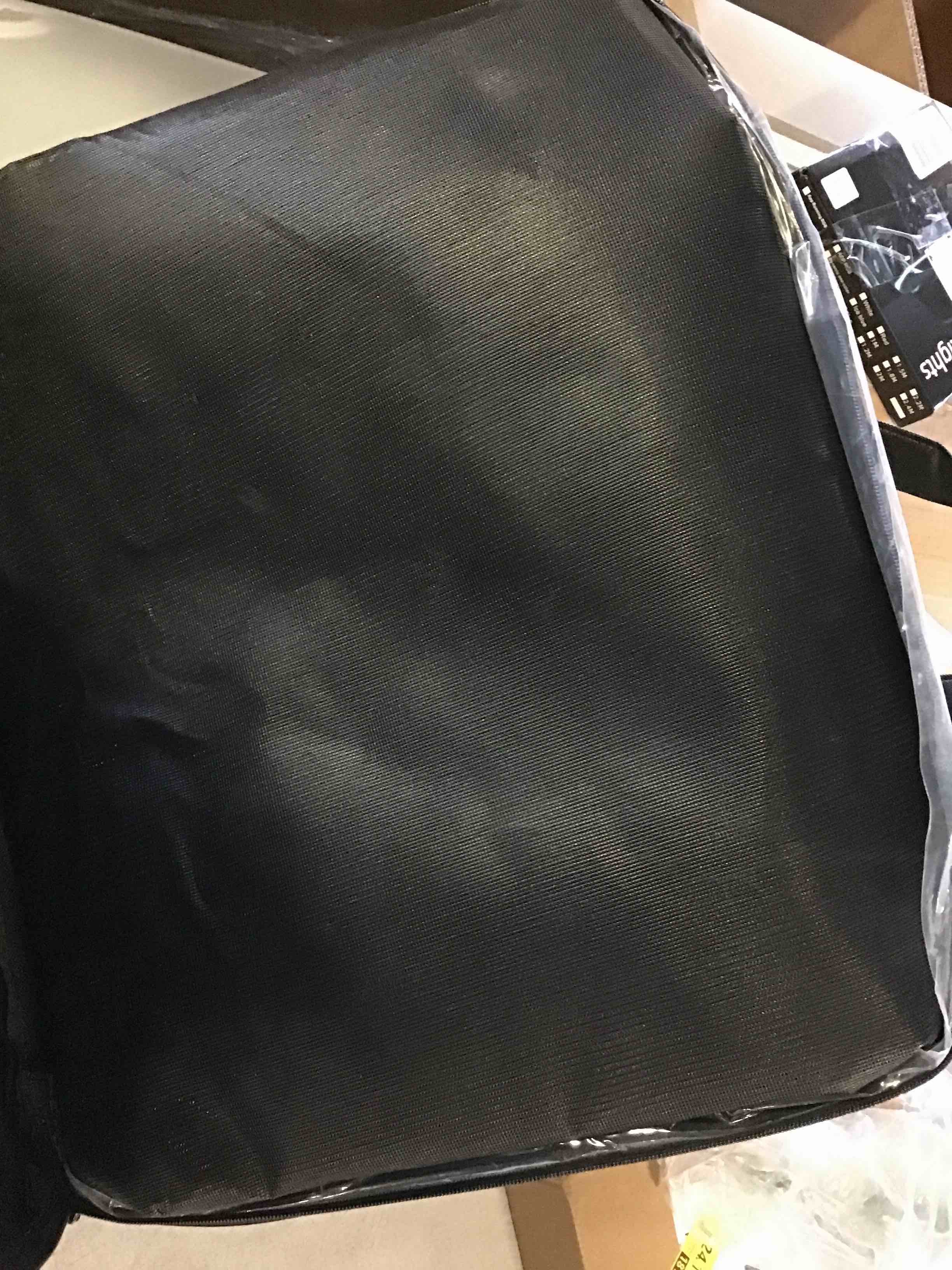 https://s3.amazonaws.com/lotting-images-prod/bidfta/BLU5155577_1701288776157.jpeg