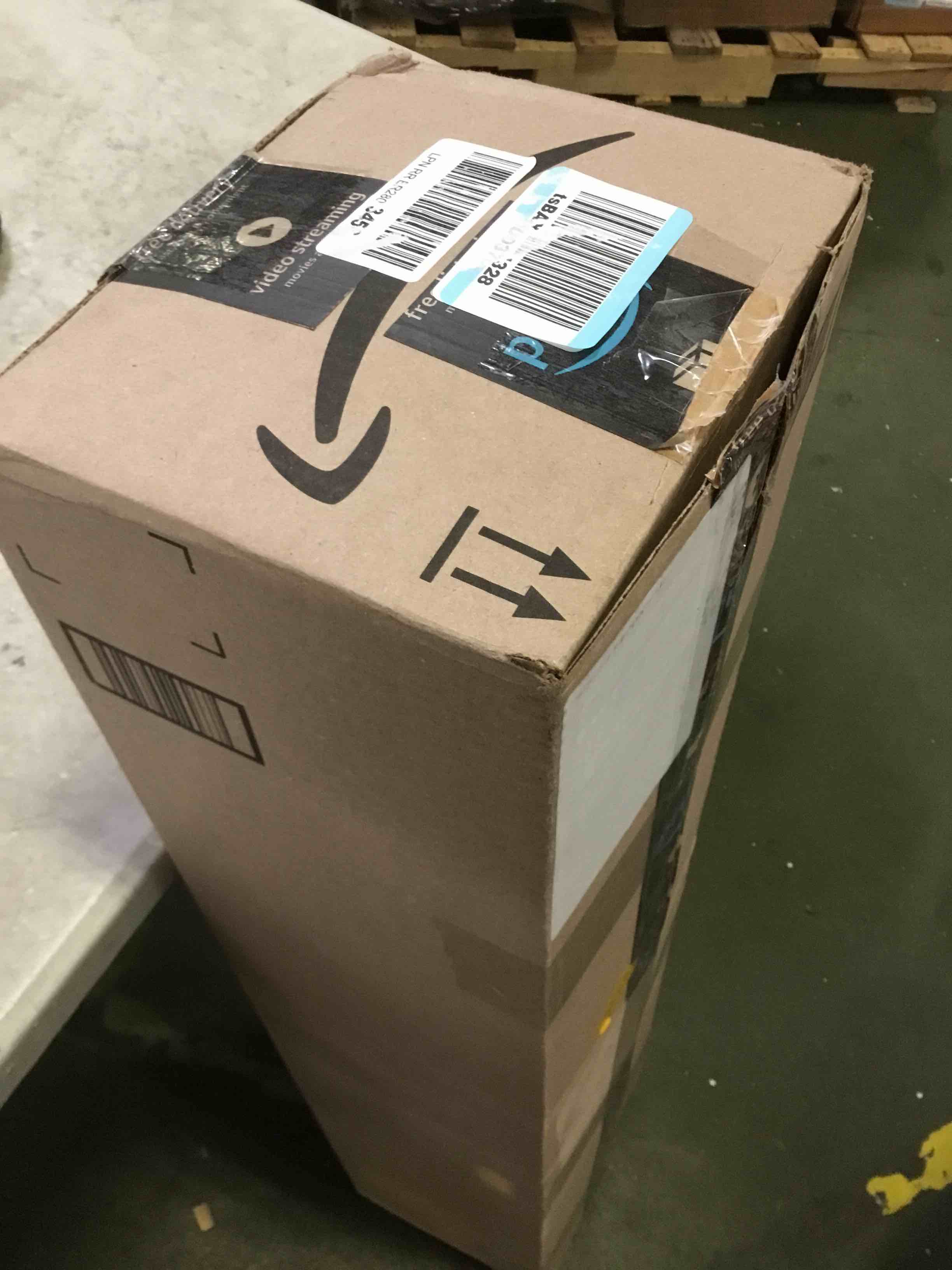 https://s3.amazonaws.com/lotting-images-prod/bidfta/BLU5156562_1687377527561.jpeg
